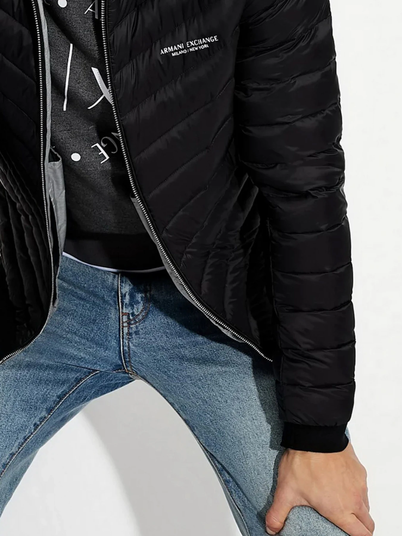 Куртки и дубленки Armani Exchange модель 8NZB52-ZNW3Z-0217 Фото