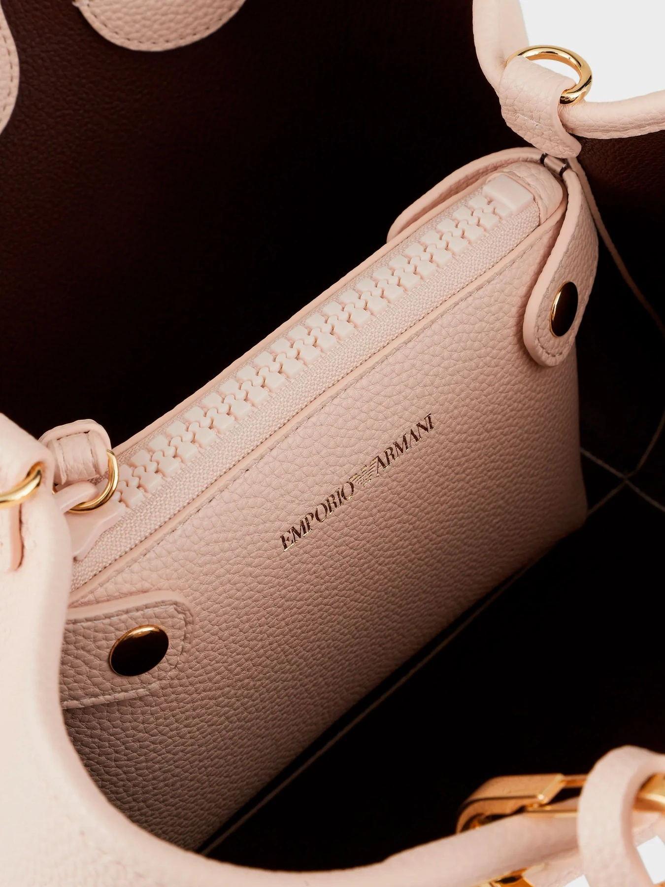 Сумки Emporio Armani модель Y3D166-YFO5B-88820 Сумки Emporio Armani модель Y3D166-YFO5B-88820 Фото