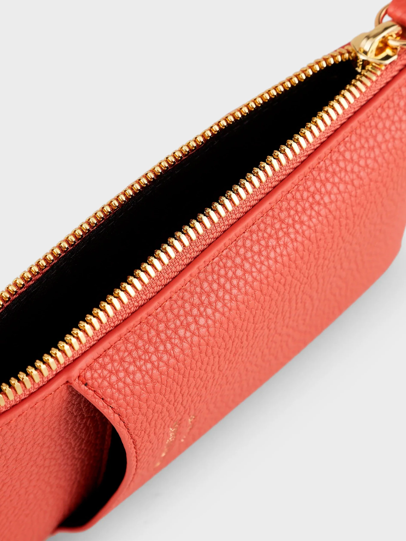 Аксессуары для смартфонов Emporio Armani модель Y3H244-YFW9B-80038 Аксессуары для смартфонов Emporio Armani модель Y3H244-YFW9B-80038 Фото