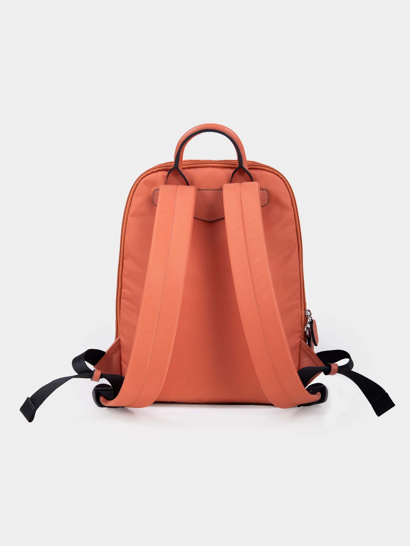 Рюкзаки Emporio Armani модель Y3L111-YVL7E-80038 Рюкзаки Emporio Armani модель Y3L111-YVL7E-80038 Фото