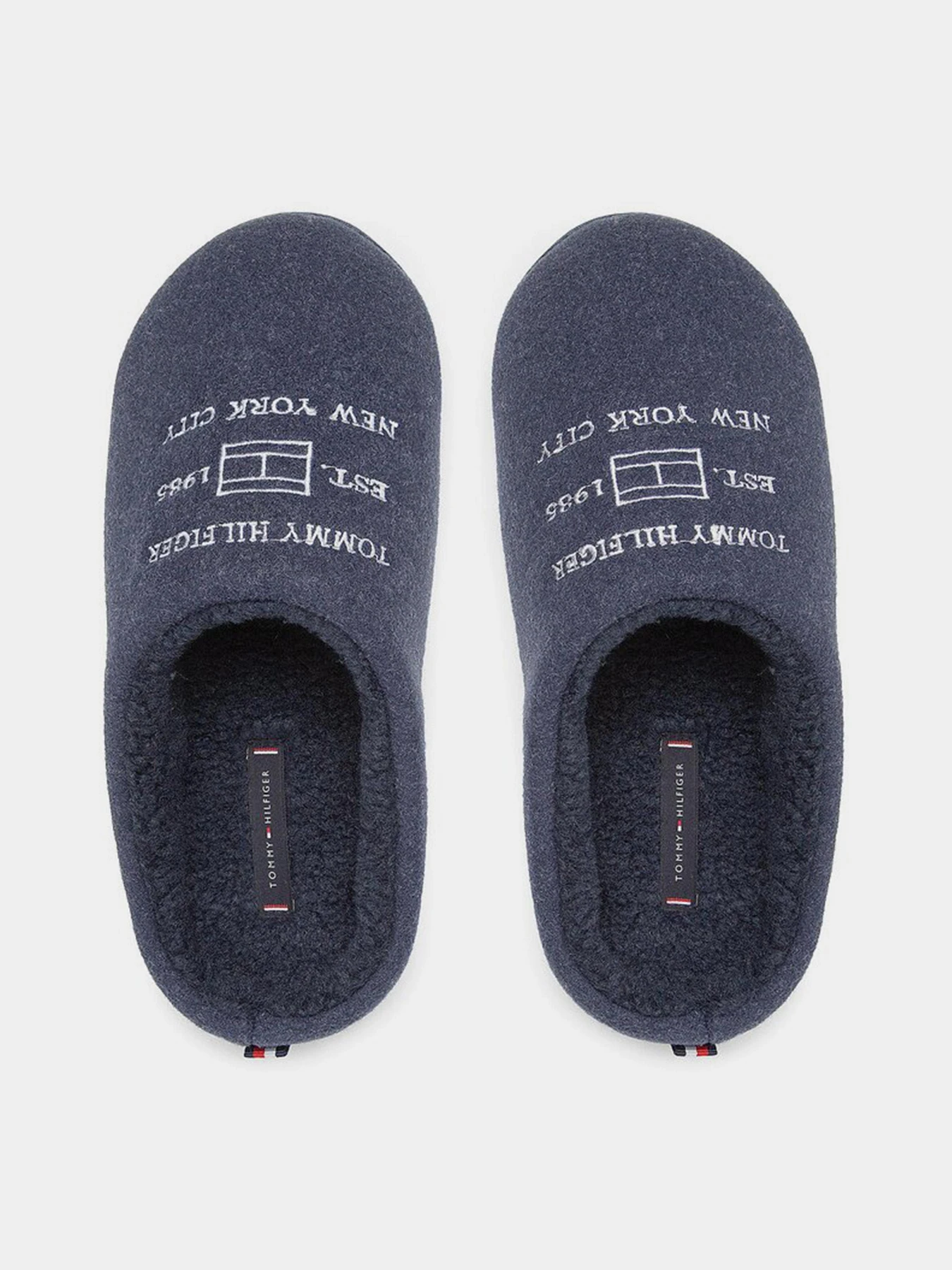 Тапки Tommy Hilfiger модель FM0FM04221-DW5 Тапки Tommy Hilfiger модель FM0FM04221-DW5 Фото