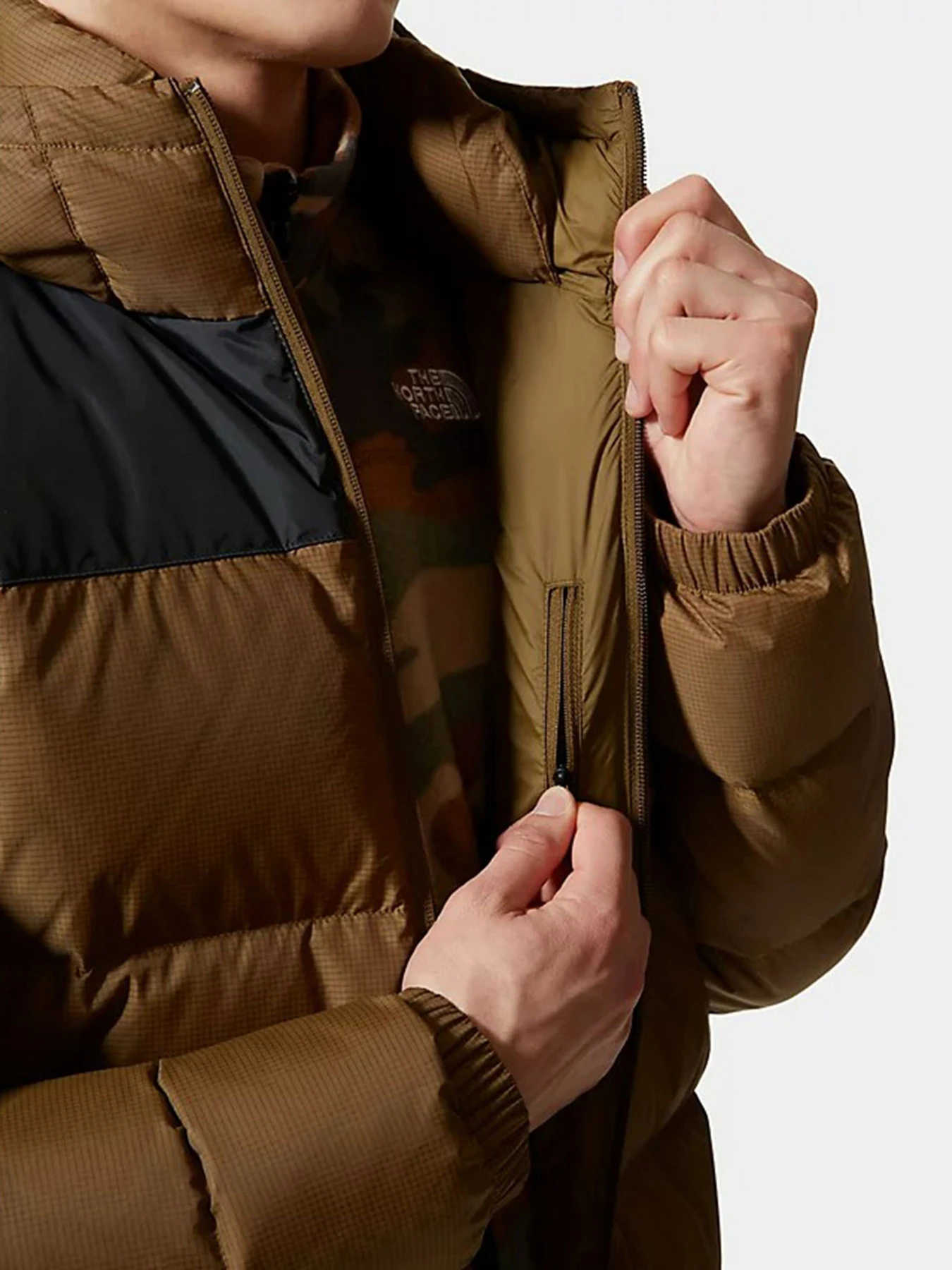 Куртки и дубленки The North Face модель NF0A4M9LWMB1 Куртки и дубленки The North Face модель NF0A4M9LWMB1 Фото