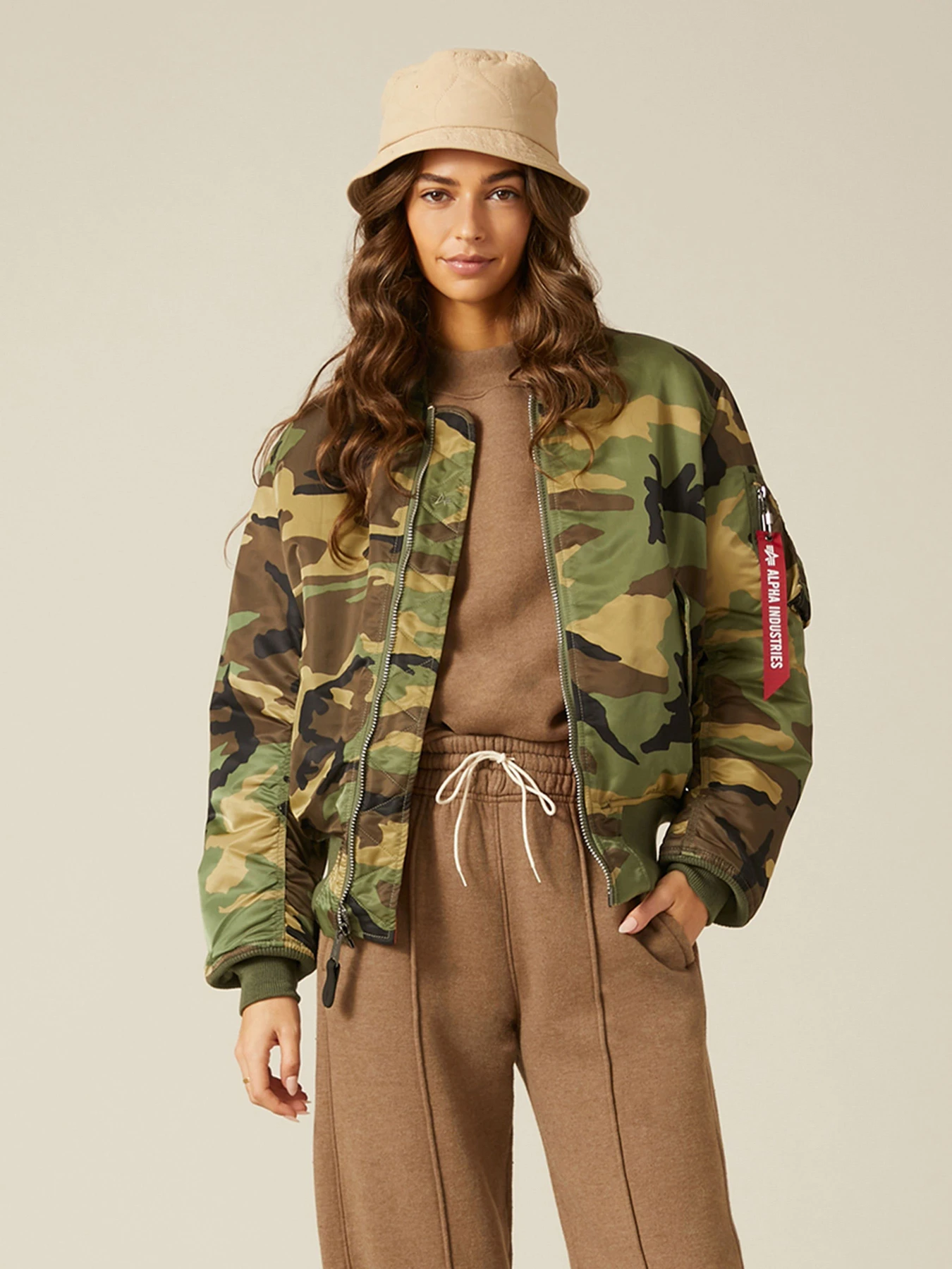 Куртки и дубленки Alpha Industries модель MJM21000C1_961 Куртки и дубленки Alpha Industries модель MJM21000C1_961 Фото