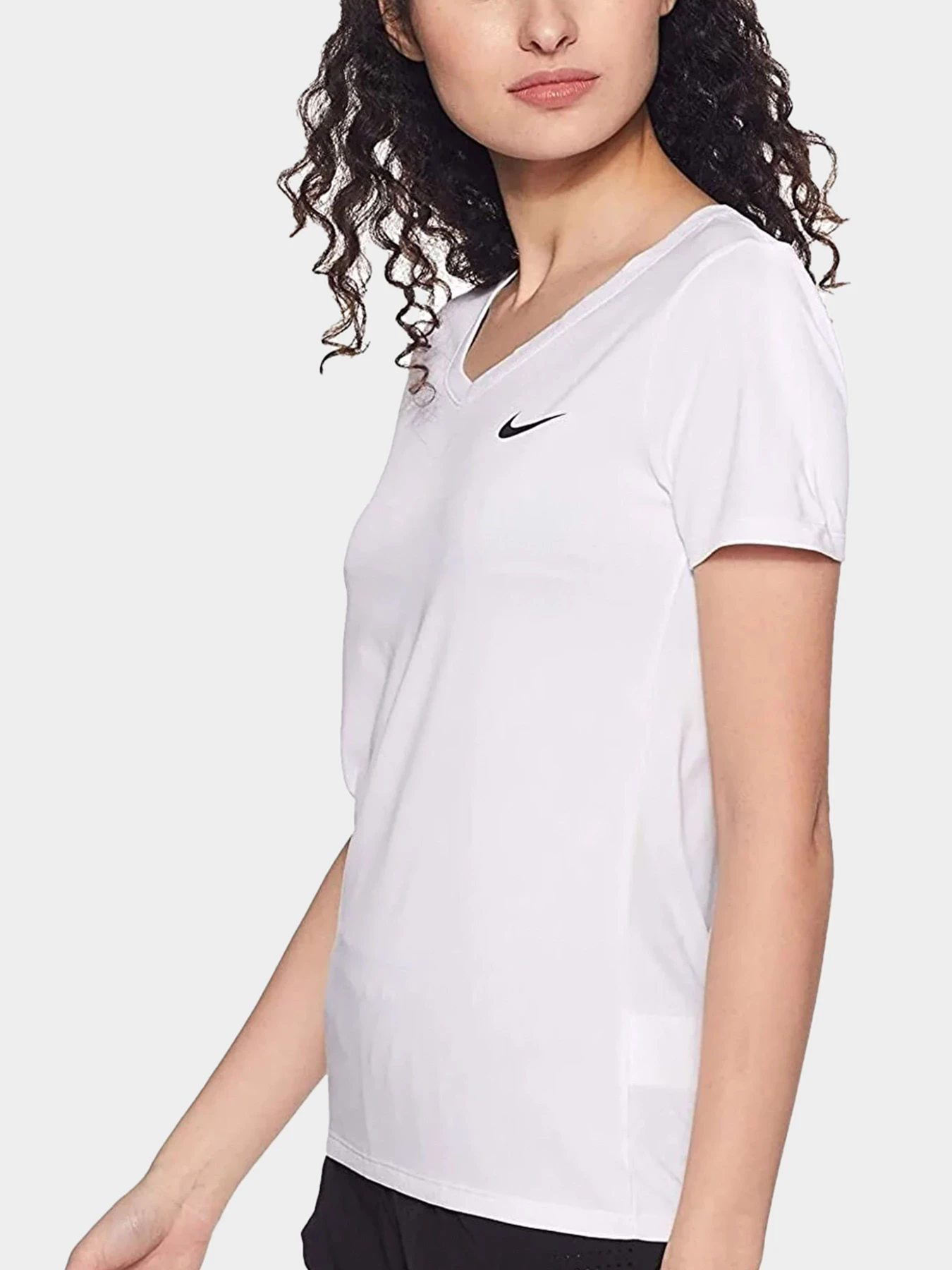Футболки и поло NIKE модель BV0667-100 Футболки и поло NIKE модель BV0667-100 Фото