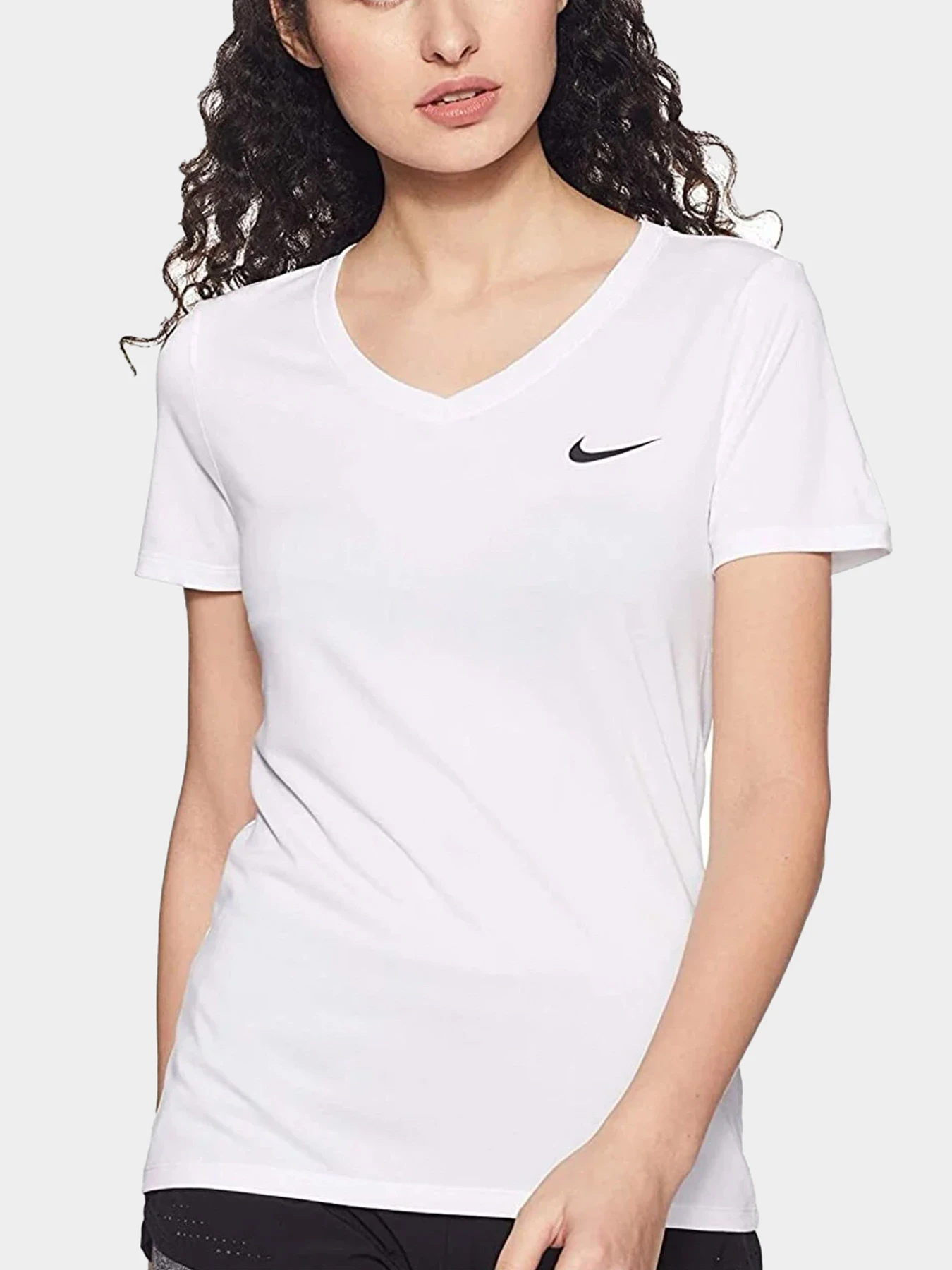 Футболки и поло NIKE модель BV0667-100 Футболки и поло NIKE модель BV0667-100 Фото