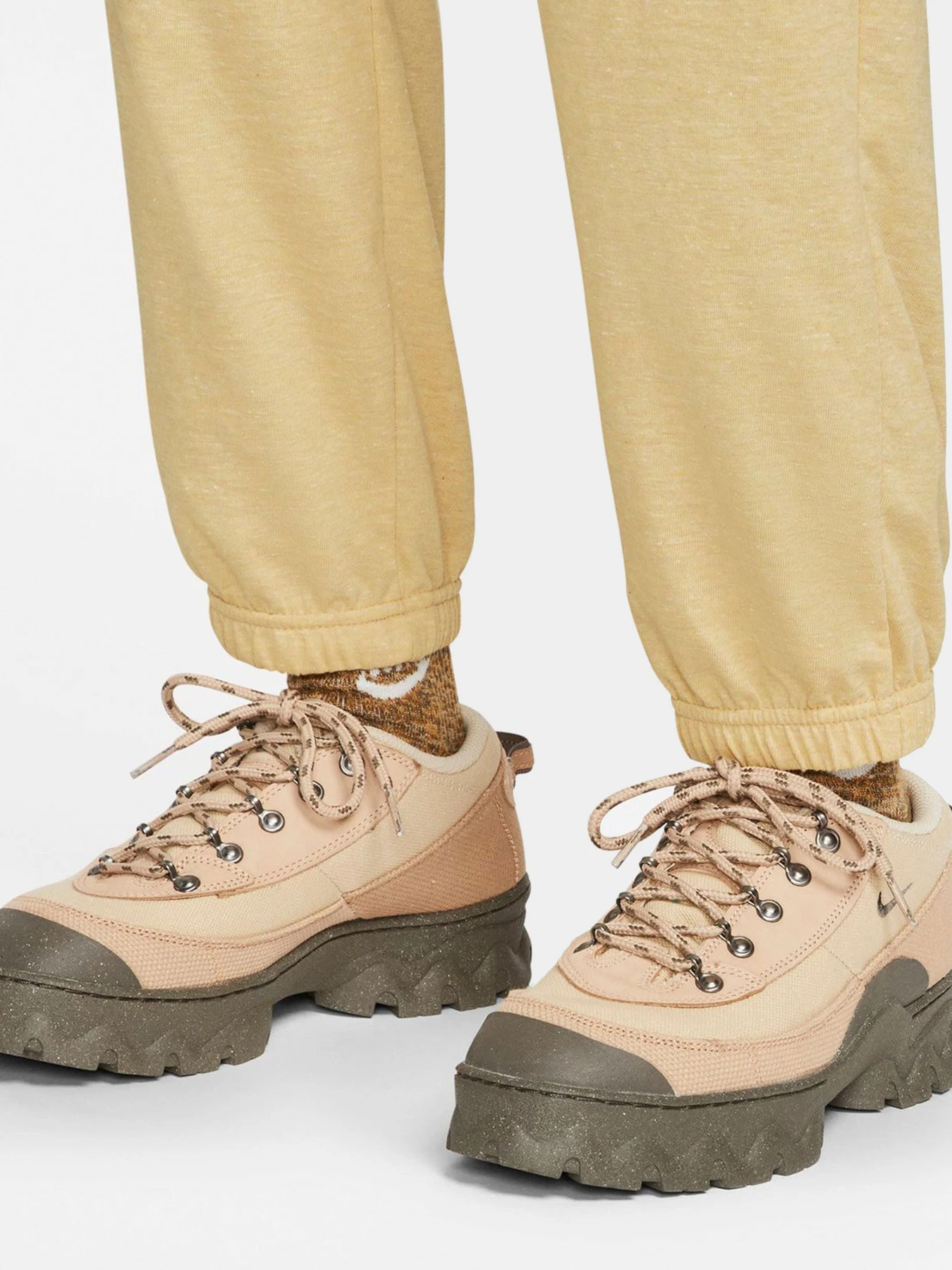 Брюки NIKE модель DM6390-252 Брюки NIKE модель DM6390-252 Фото