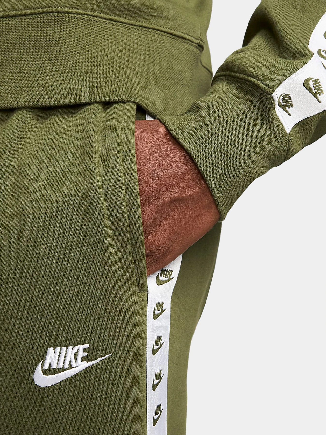 Костюмы NIKE модель DM6838-326 Костюмы NIKE модель DM6838-326 Фото