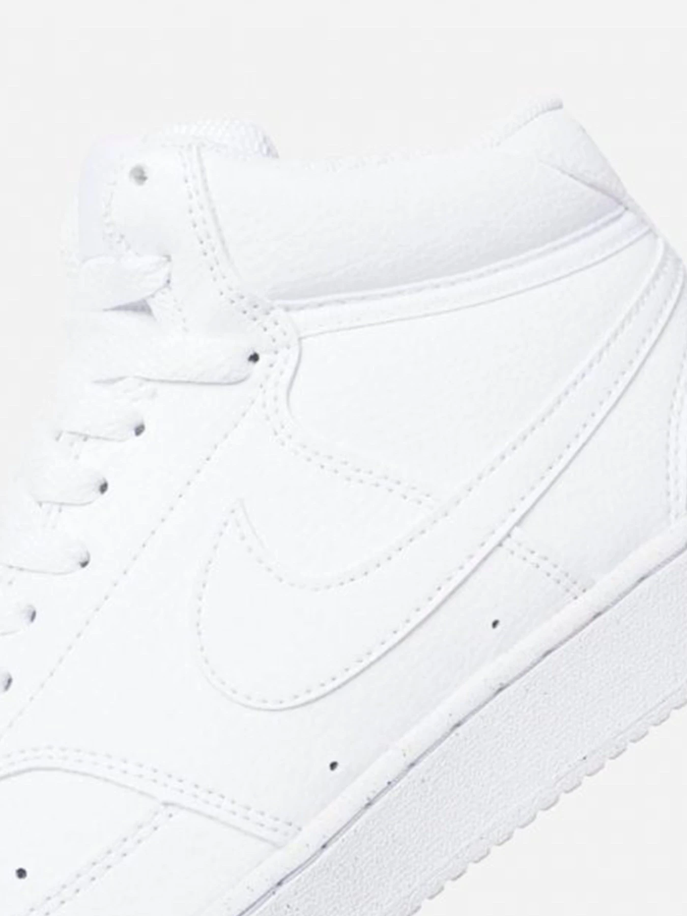 Кроссовки NIKE модель DN3577-100 Кроссовки NIKE модель DN3577-100 Фото