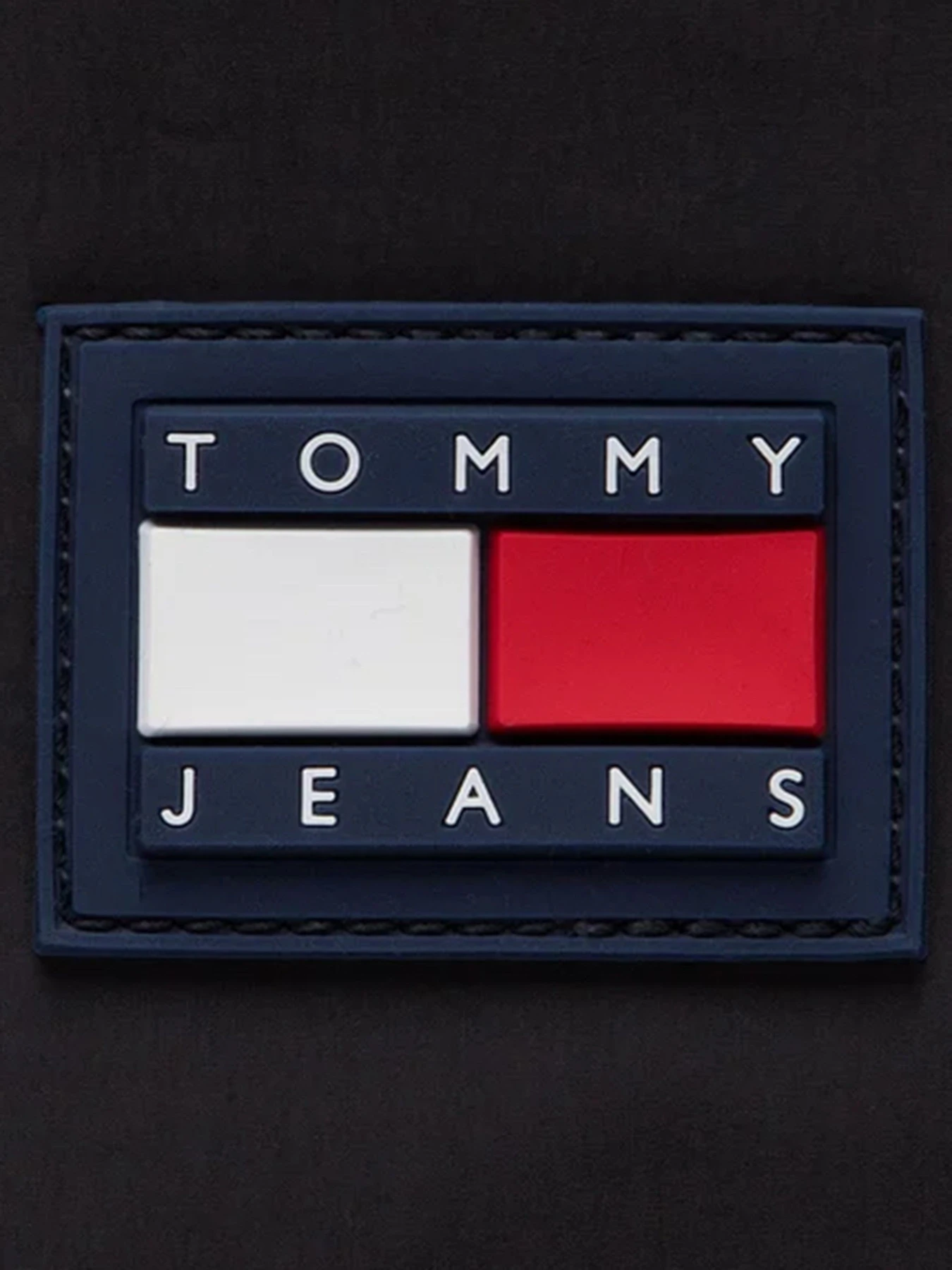 Сумки Tommy Hilfiger модель AM0AM08850-BDS Сумки Tommy Hilfiger модель AM0AM08850-BDS Фото