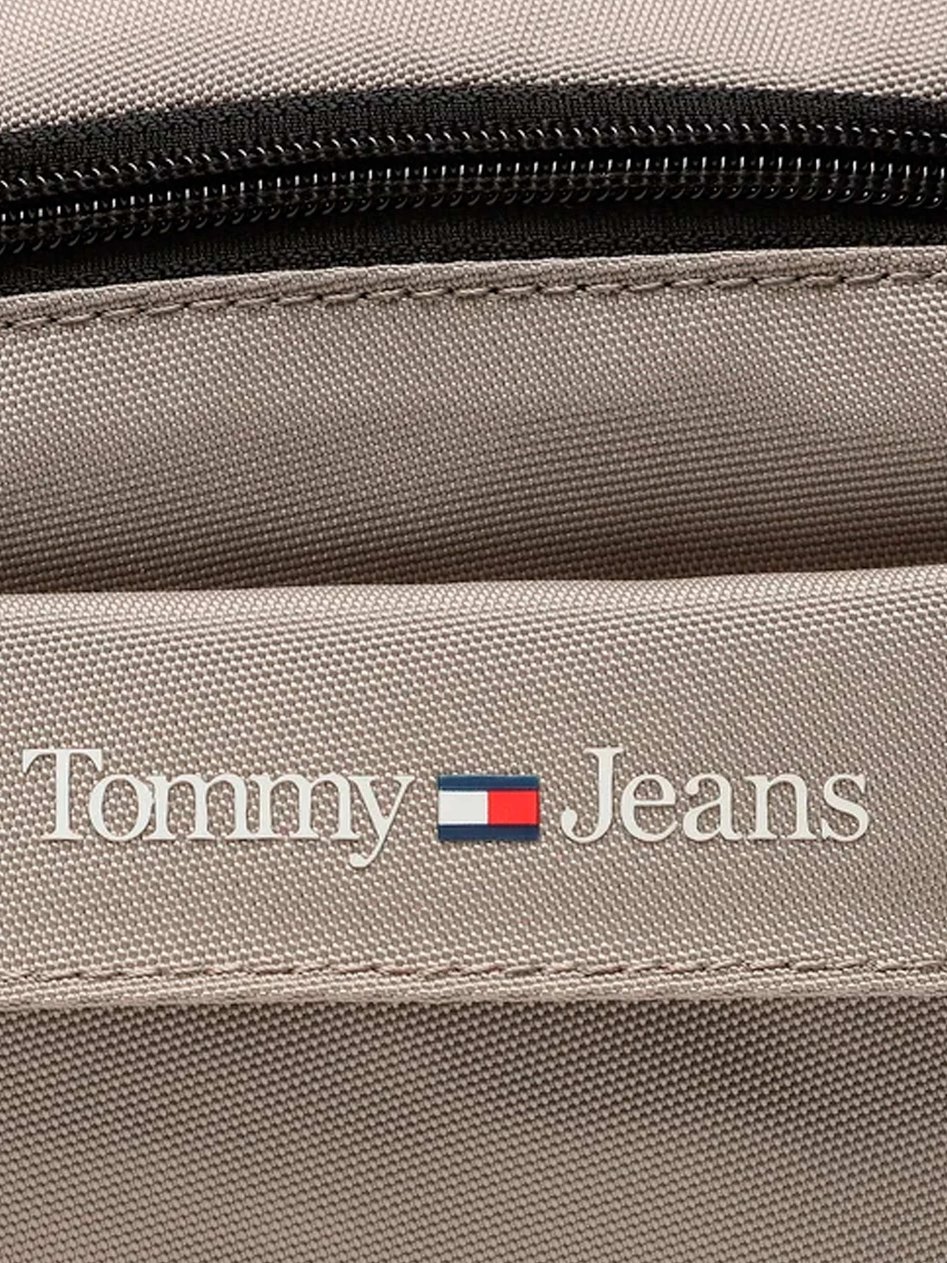 Сумки Tommy Hilfiger модель AM0AM10721-TRH Фото
