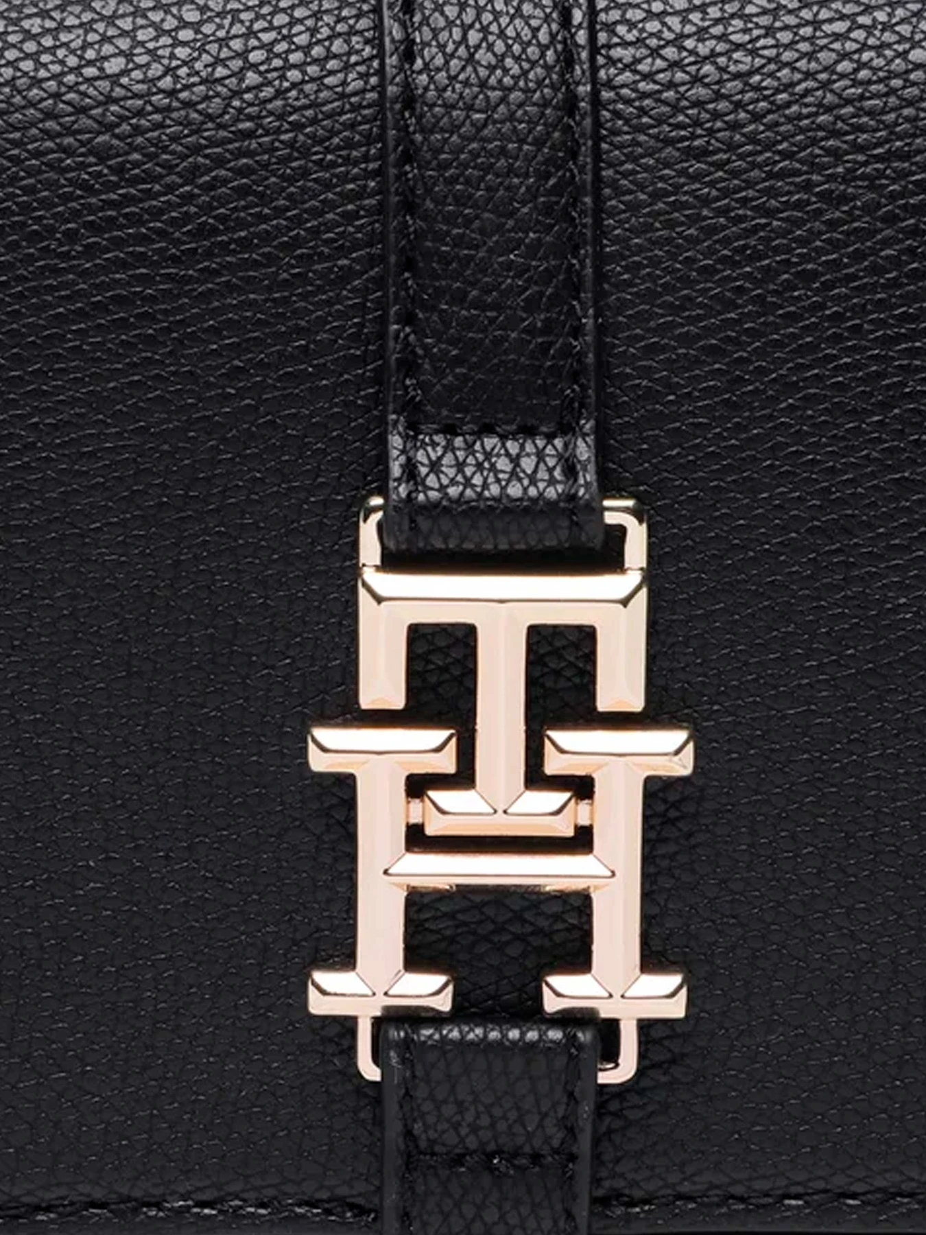 Сумки Tommy Hilfiger модель AW0AW14186-BDS Сумки Tommy Hilfiger модель AW0AW14186-BDS Фото