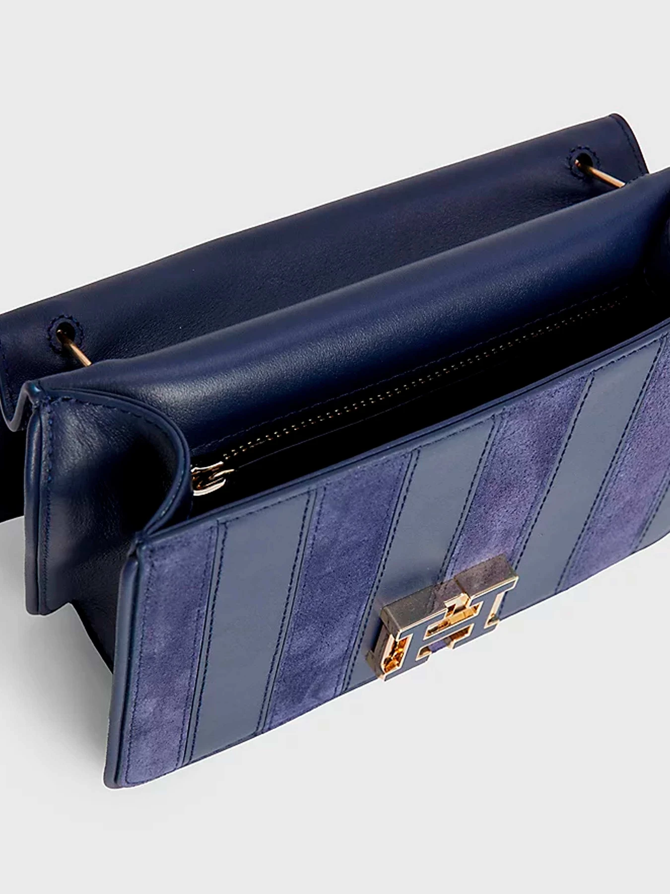Сумки Tommy Hilfiger модель AW0AW14306-DW6 Сумки Tommy Hilfiger модель AW0AW14306-DW6 Фото