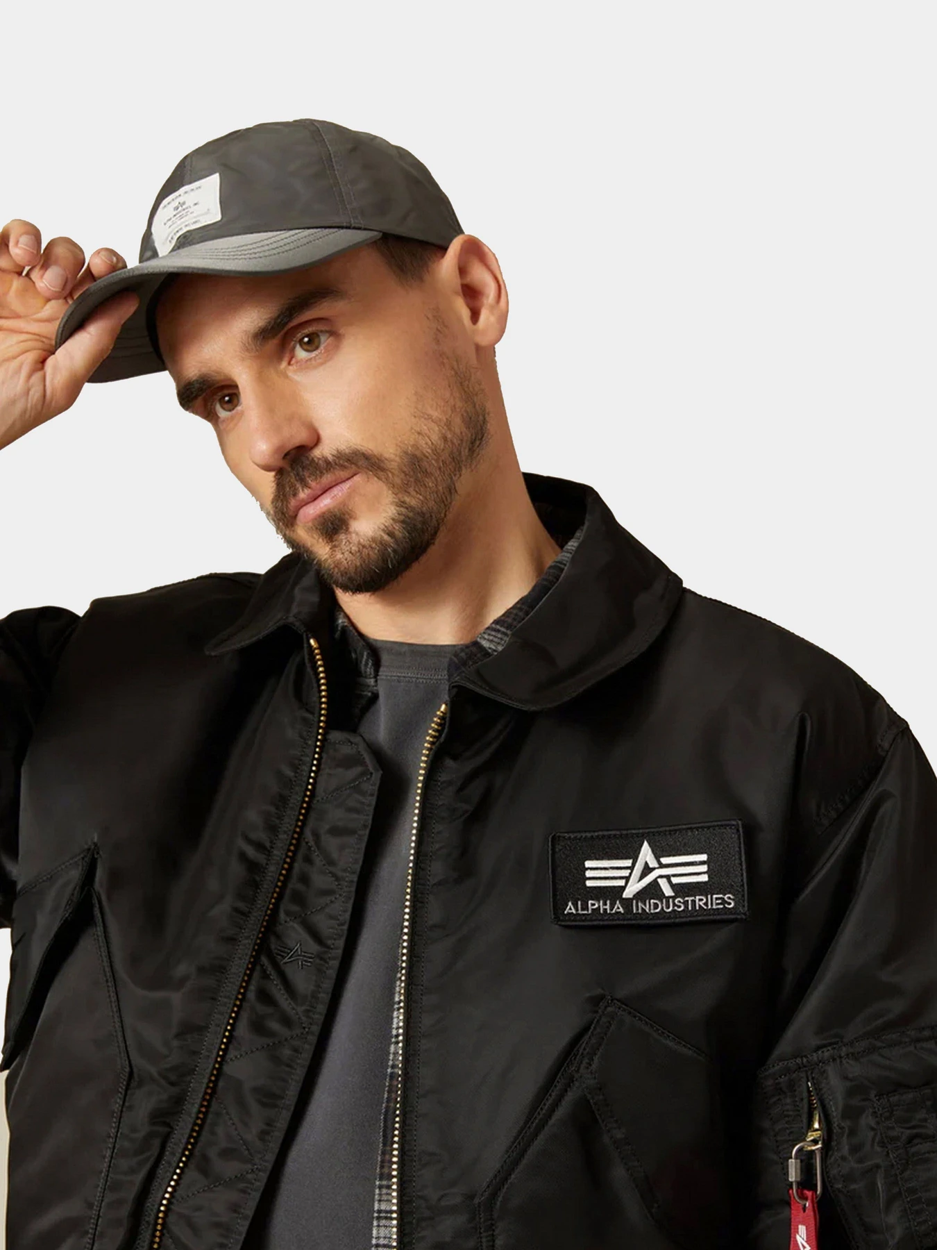 Куртки и дубленки Alpha Industries модель MJC22000C1_001 Куртки и дубленки Alpha Industries модель MJC22000C1_001 Фото