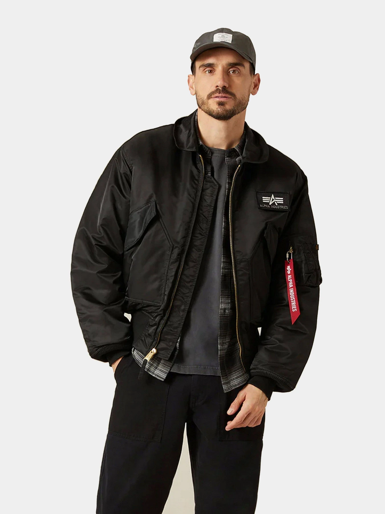 Куртки и дубленки Alpha Industries модель MJC22000C1_001 Куртки и дубленки Alpha Industries модель MJC22000C1_001 Фото