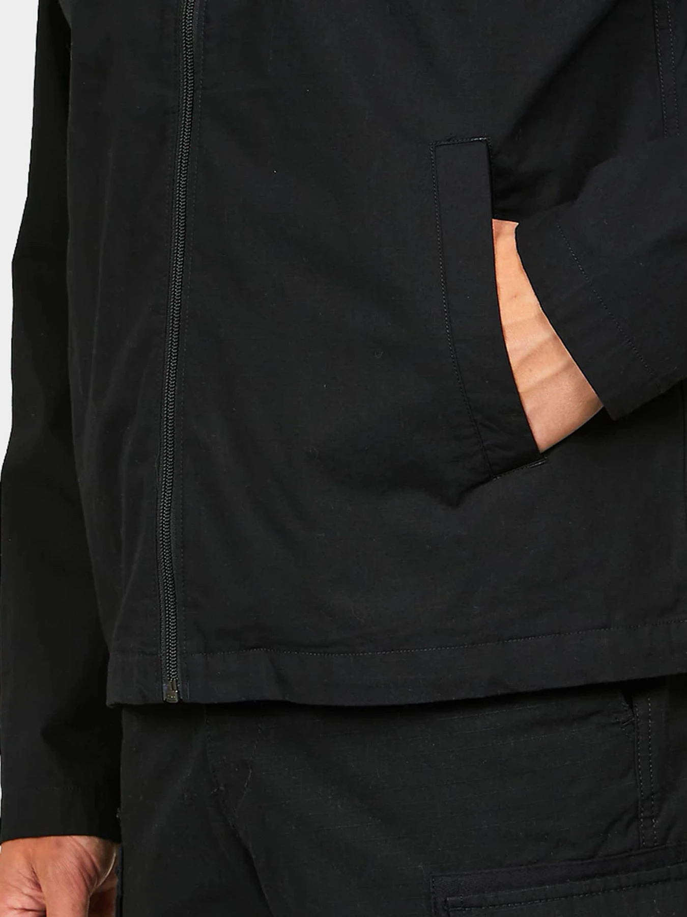 Куртки и дубленки The North Face модель NF0A7URSJK31 Фото