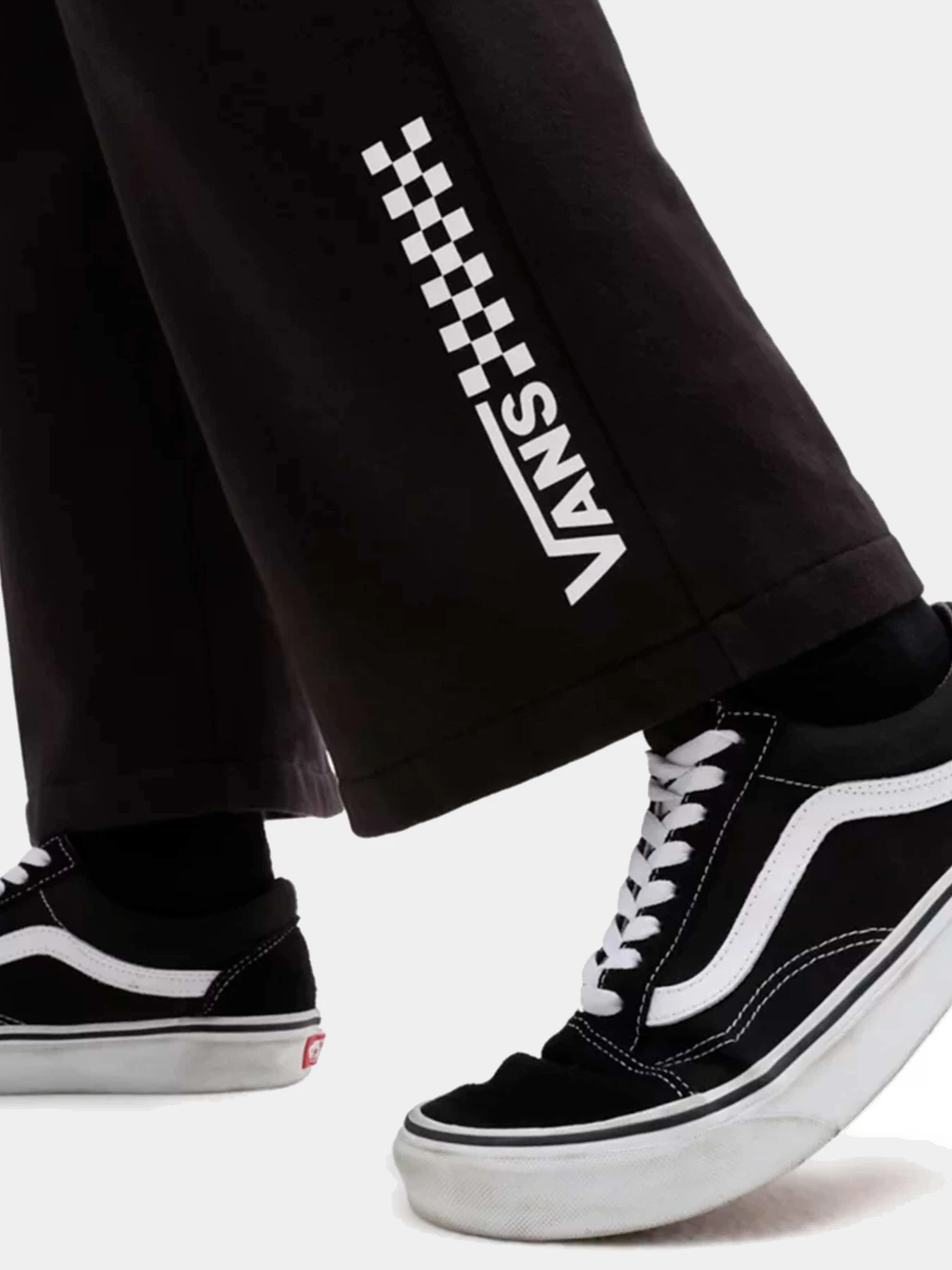 Брюки Vans модель VN0A7RUCBLK1 Фото