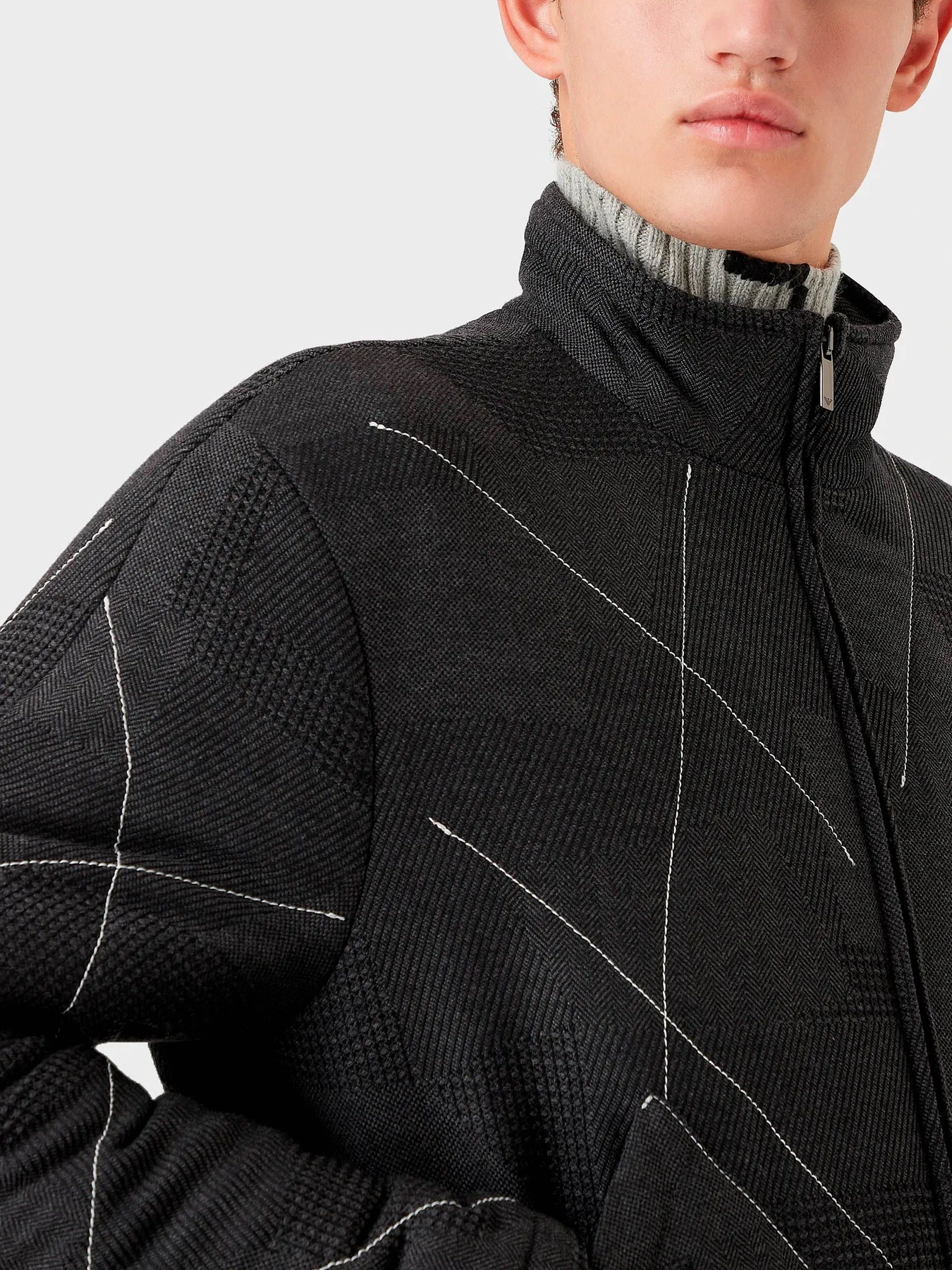 Куртки и дубленки Emporio Armani модель H31R15-C1258-631 Куртки и дубленки Emporio Armani модель H31R15-C1258-631 Фото