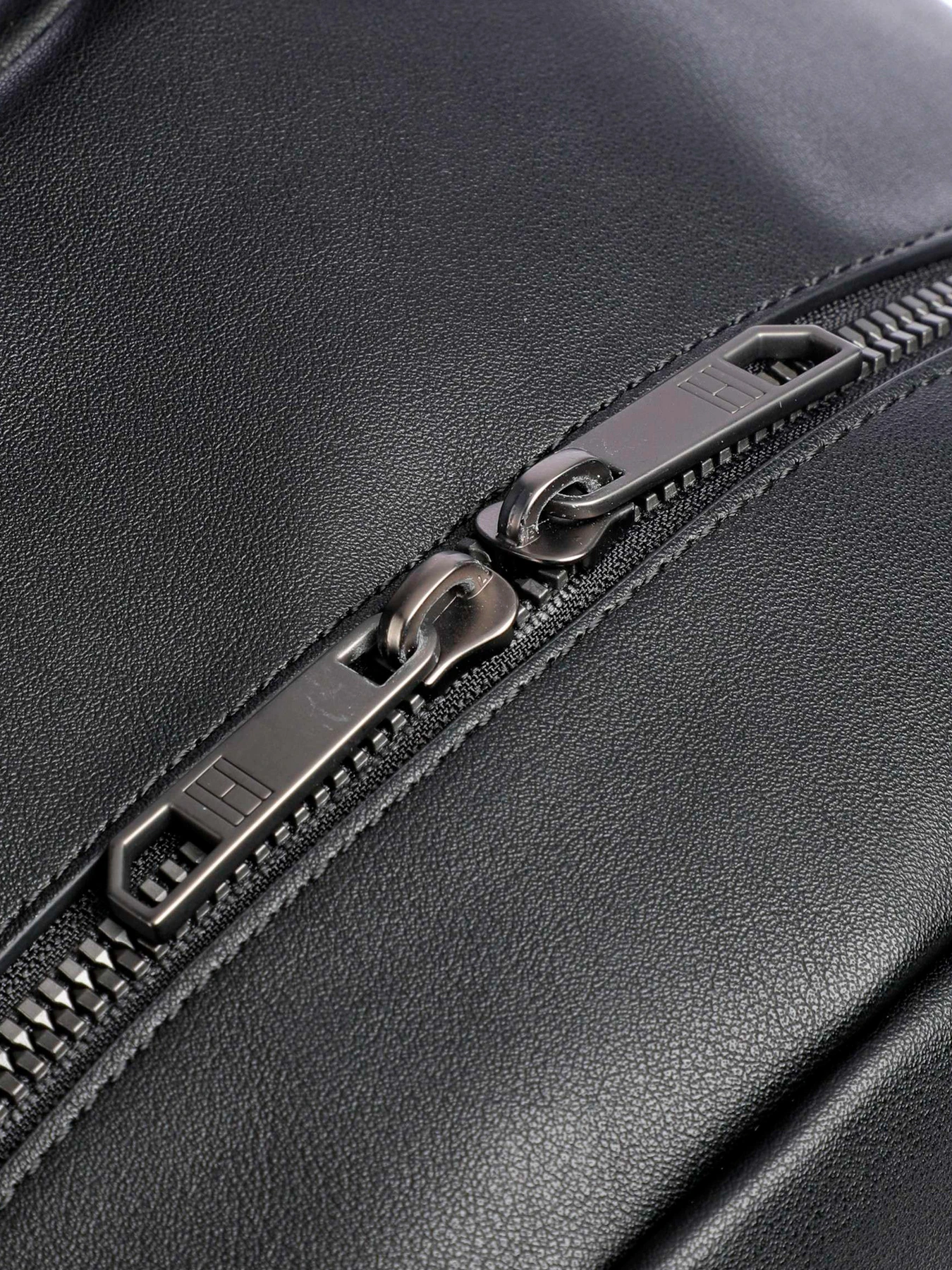 Рюкзаки Tommy Hilfiger модель AM0AM10920-BDS Рюкзаки Tommy Hilfiger модель AM0AM10920-BDS Фото