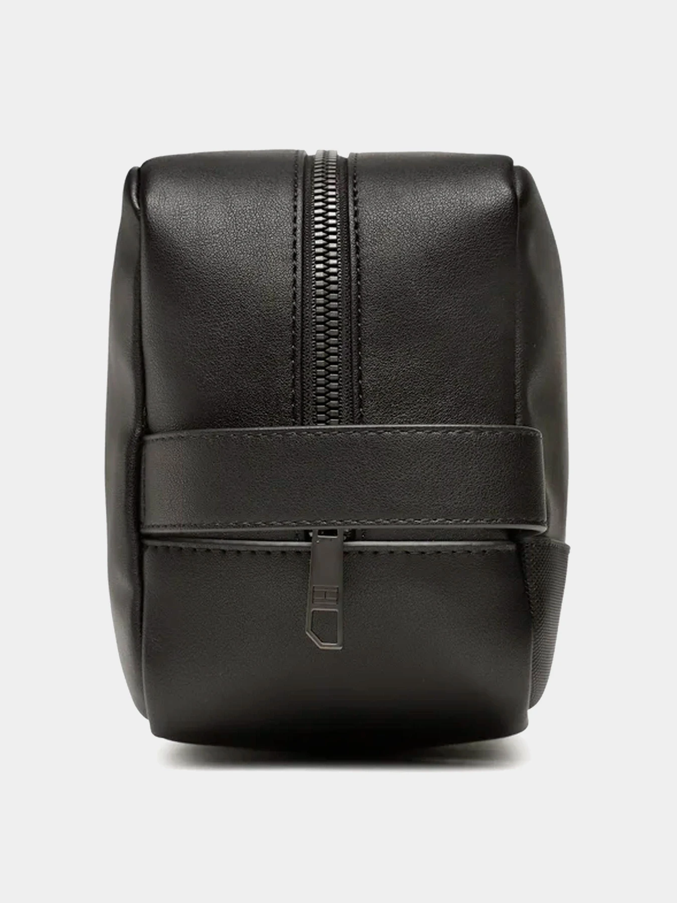TH ESSENTIAL PU WASHBAG Tommy Hilfiger модель AM0AM10921-BDS TH ESSENTIAL PU WASHBAG Tommy Hilfiger модель AM0AM10921-BDS Фото