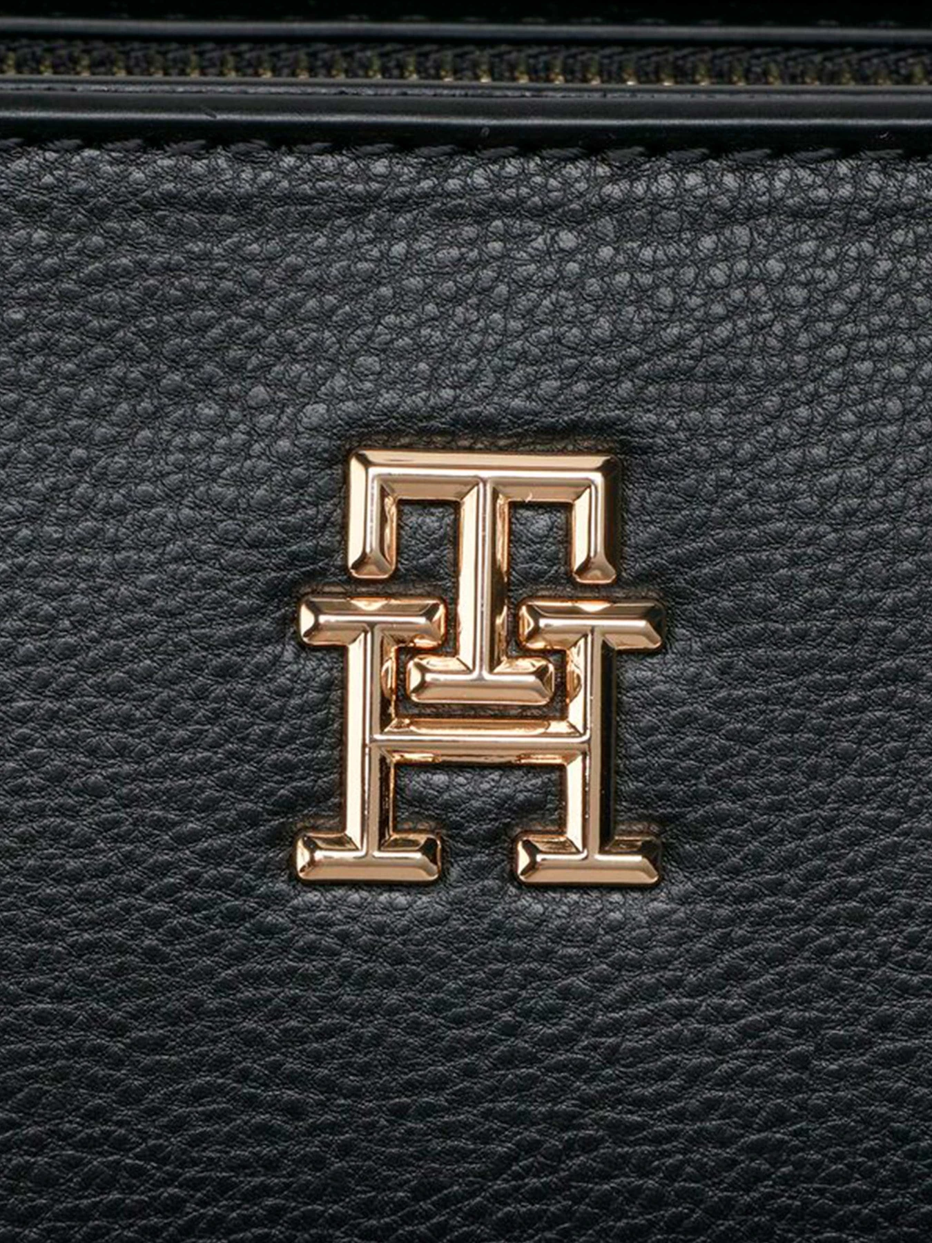 Сумки Tommy Hilfiger модель AW0AW14469-BDS Фото
