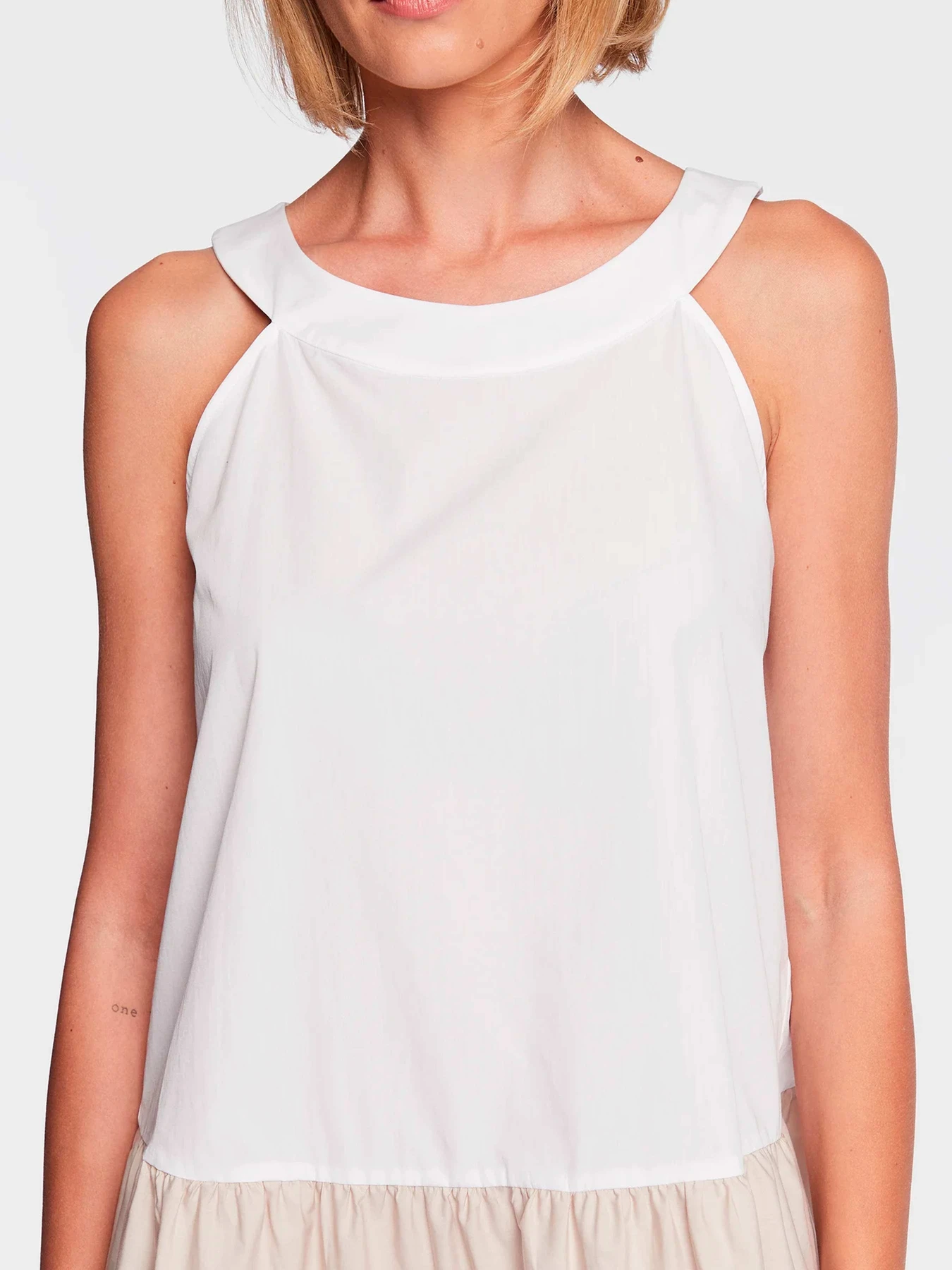 Платья Armani Exchange модель 3RYA23-YNWQZ-71AG Платья Armani Exchange модель 3RYA23-YNWQZ-71AG Фото