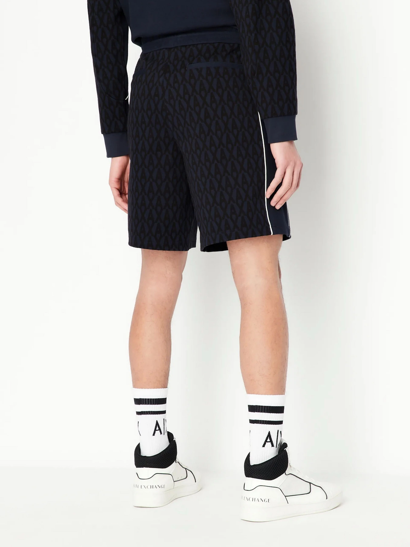 Шорты Armani Exchange модель 3RZSLA-ZJGFZ-85CN Шорты Armani Exchange модель 3RZSLA-ZJGFZ-85CN Фото