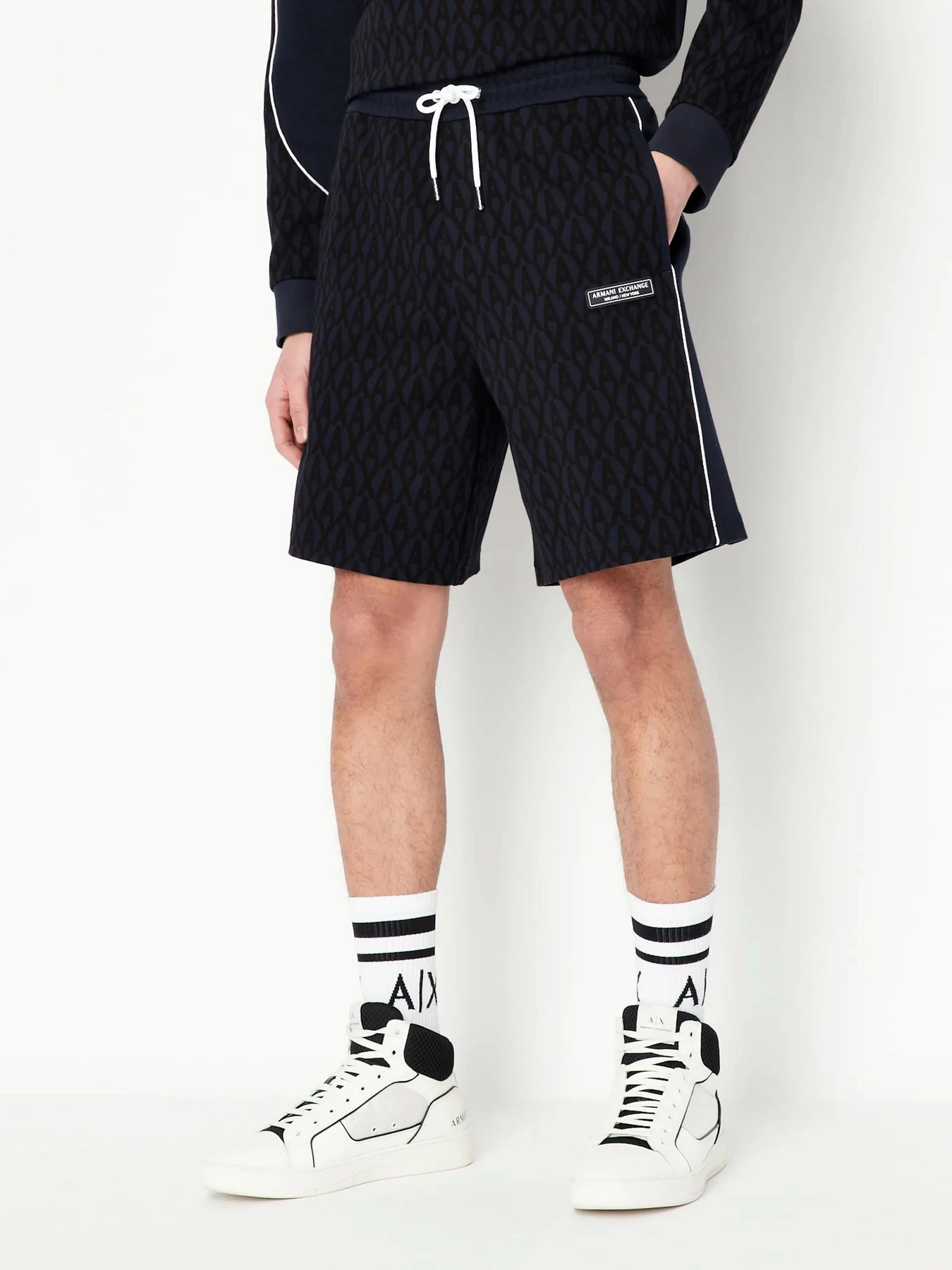 Шорты Armani Exchange модель 3RZSLA-ZJGFZ-85CN Шорты Armani Exchange модель 3RZSLA-ZJGFZ-85CN Фото