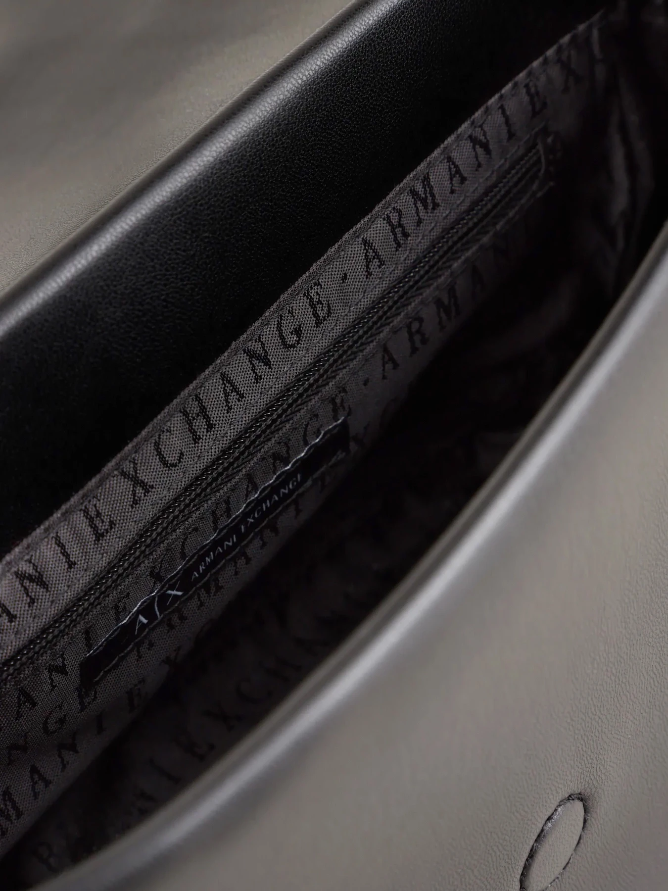 Сумки Armani Exchange модель 942884-3R784-00020 Фото