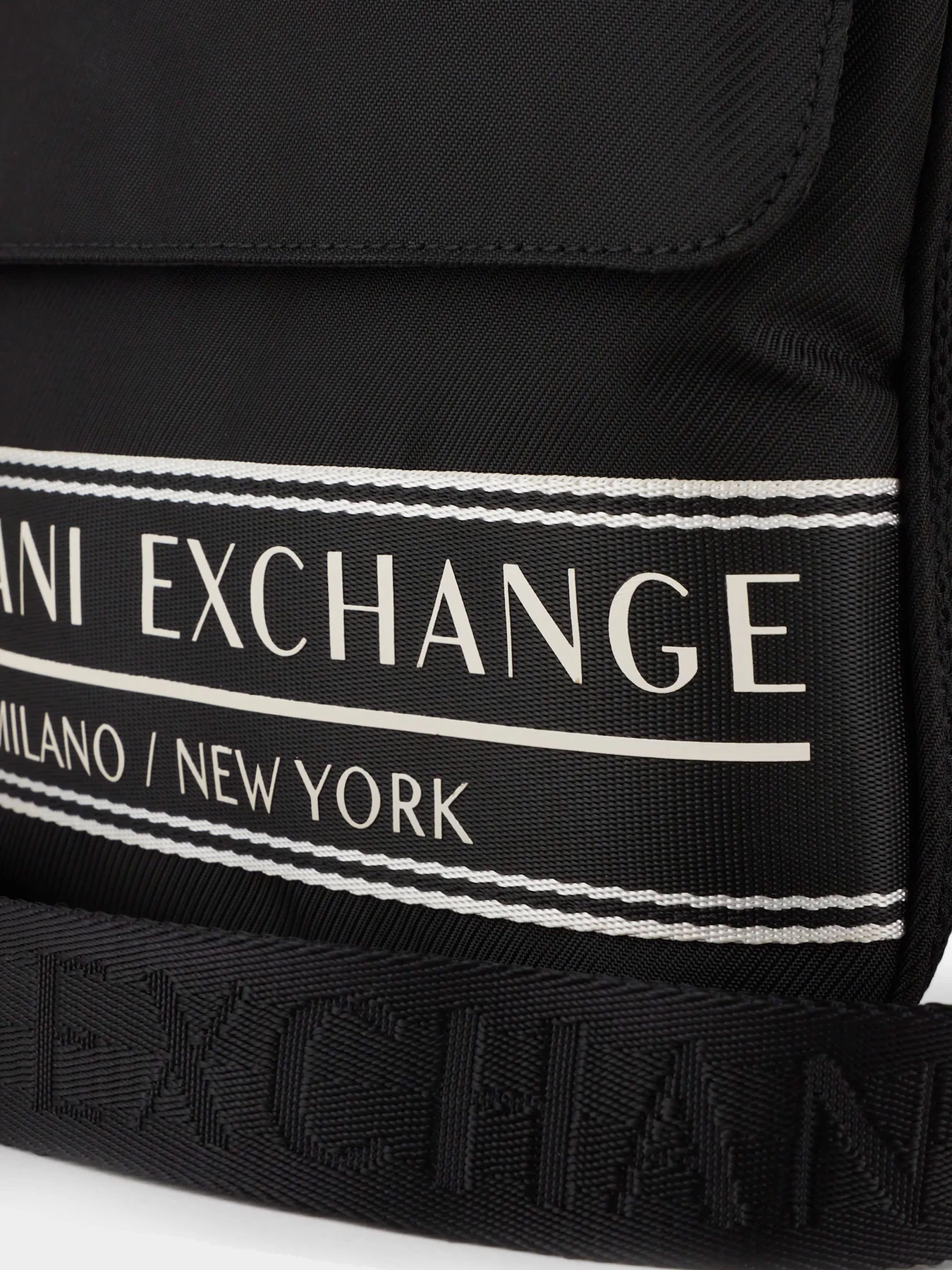 Сумки Armani Exchange модель 952513-3R840-00020 Фото