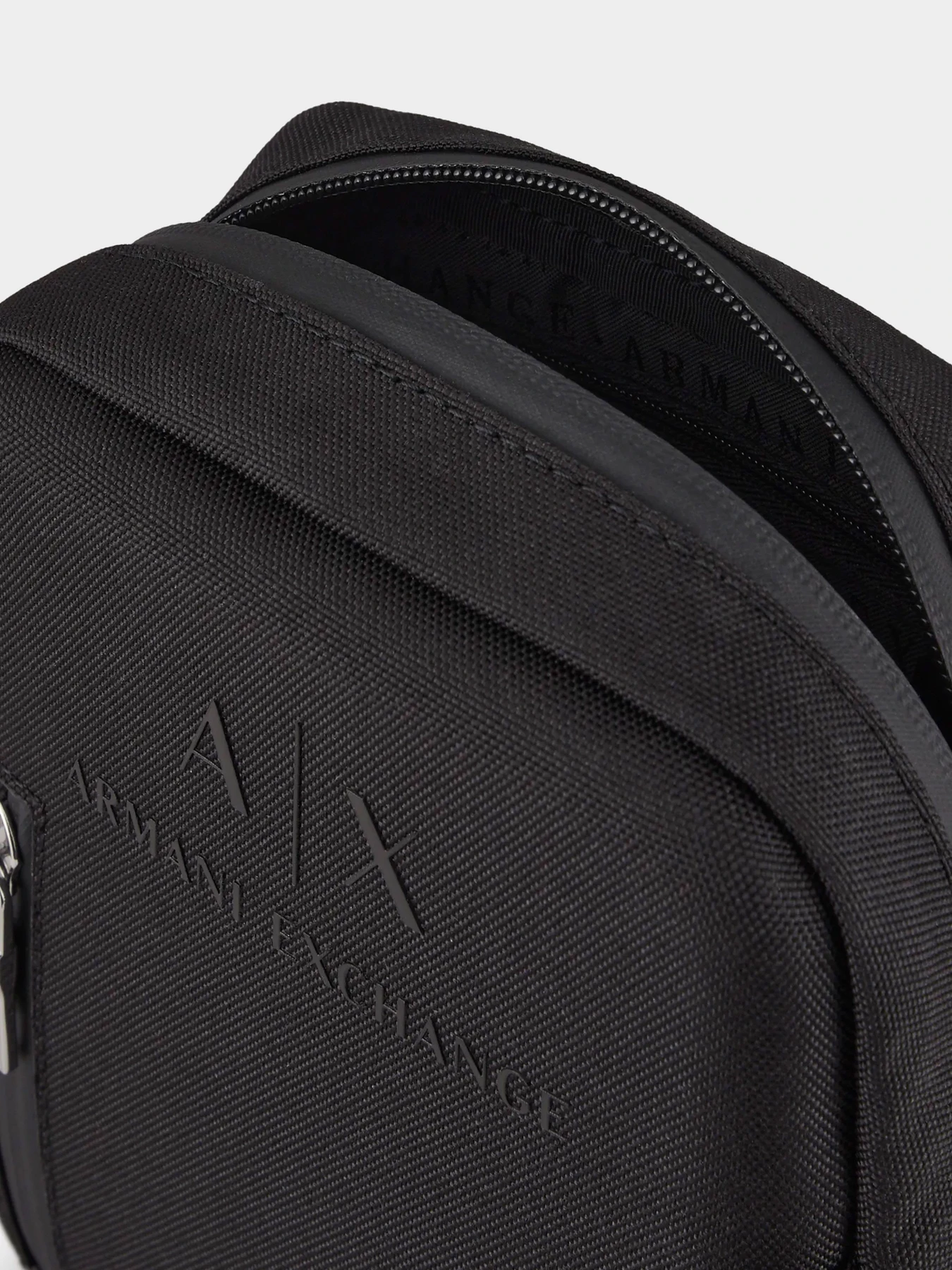 Сумки Armani Exchange модель 952536-CC844-00020 Фото