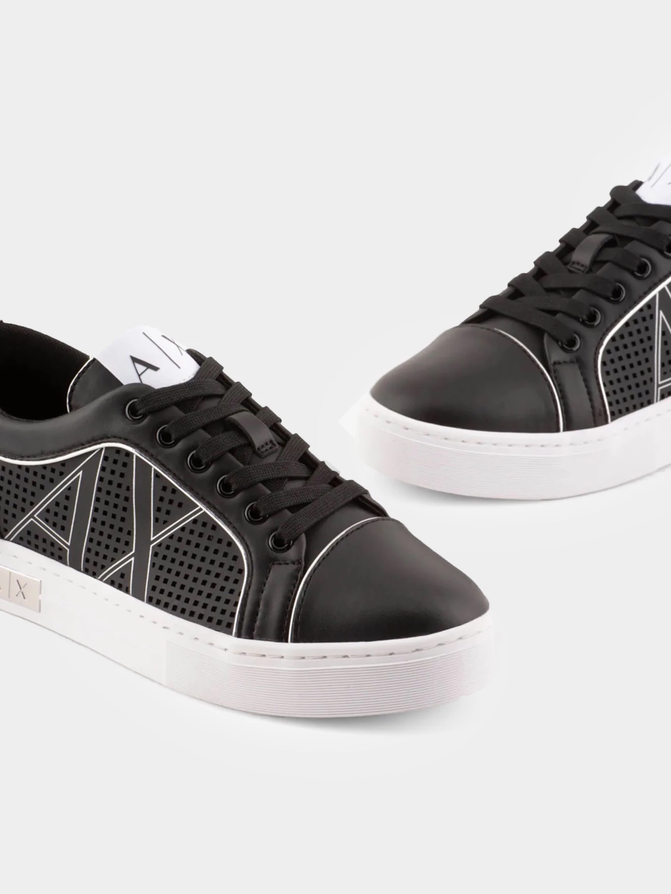 Кроссовки Armani Exchange модель XDX114-XV693-N763 Кроссовки Armani Exchange модель XDX114-XV693-N763 Фото