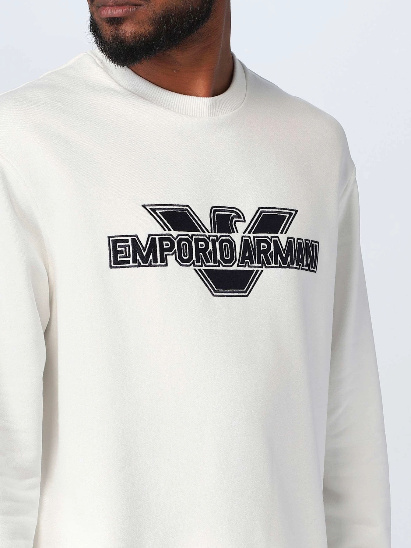 Худи и свитшоты Emporio Armani модель 3R1MDA-1JRIZ-0101 Худи и свитшоты Emporio Armani модель 3R1MDA-1JRIZ-0101 Фото