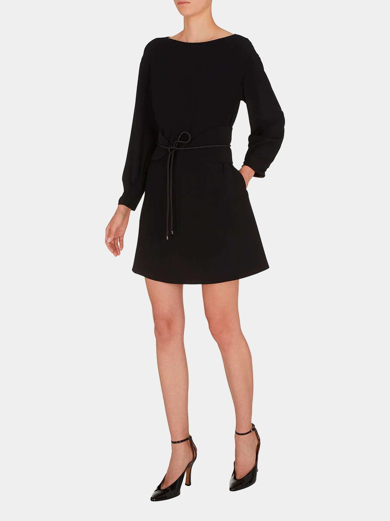 Платья Emporio Armani модель D4NA1H-2NWAZ-0999 Платья Emporio Armani модель D4NA1H-2NWAZ-0999 Фото