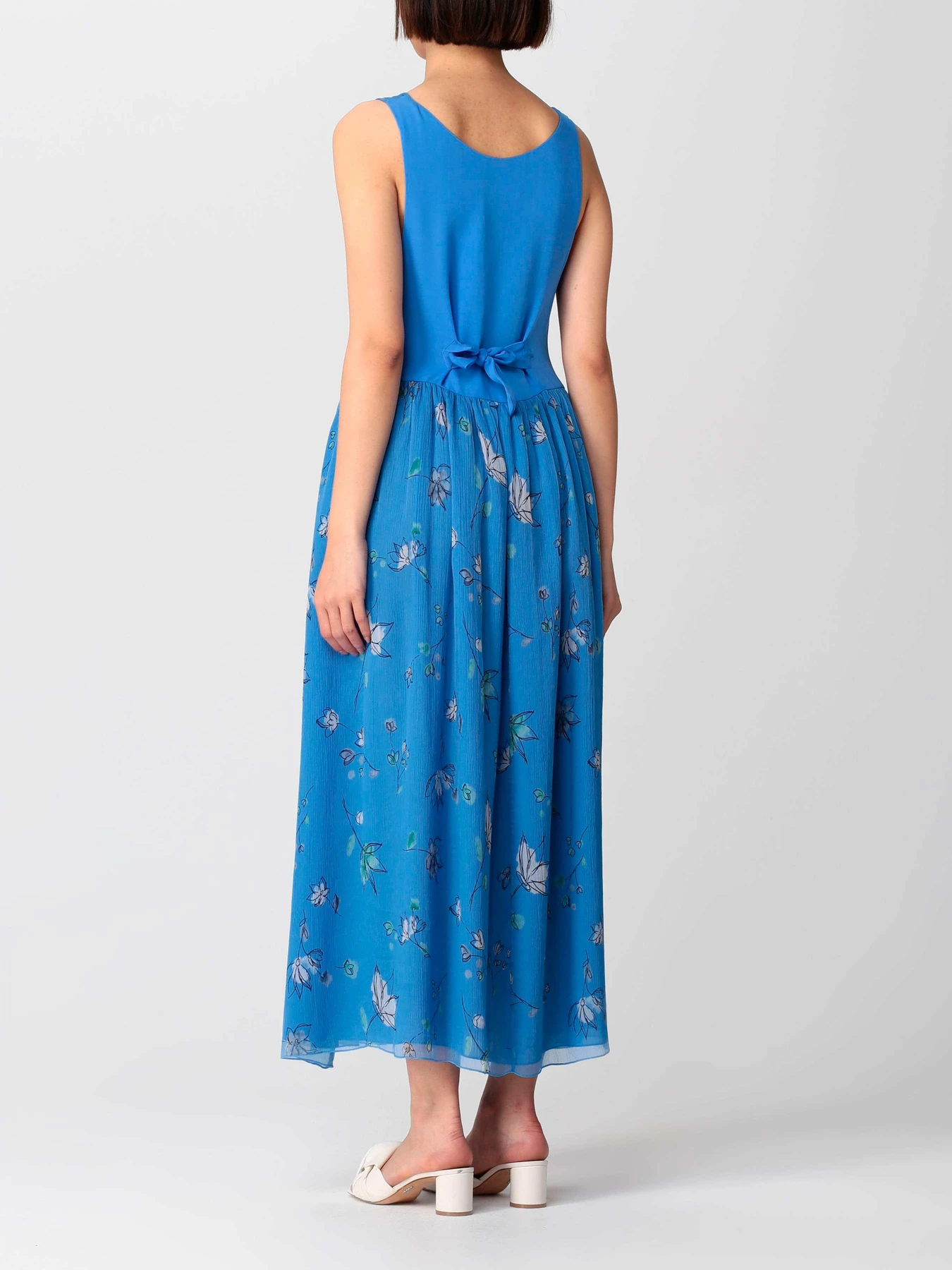 Платья Emporio Armani модель D4NA22-D2504-017 Платья Emporio Armani модель D4NA22-D2504-017 Фото