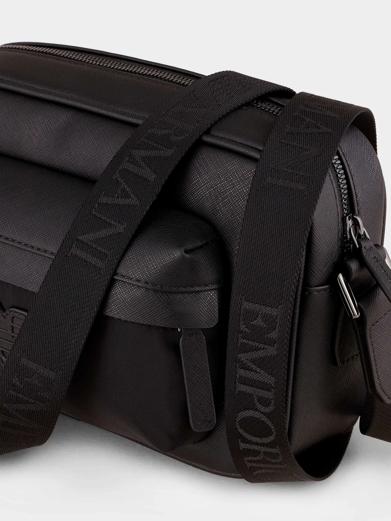 Сумки Emporio Armani модель Y4M360-Y216J-81073 Фото