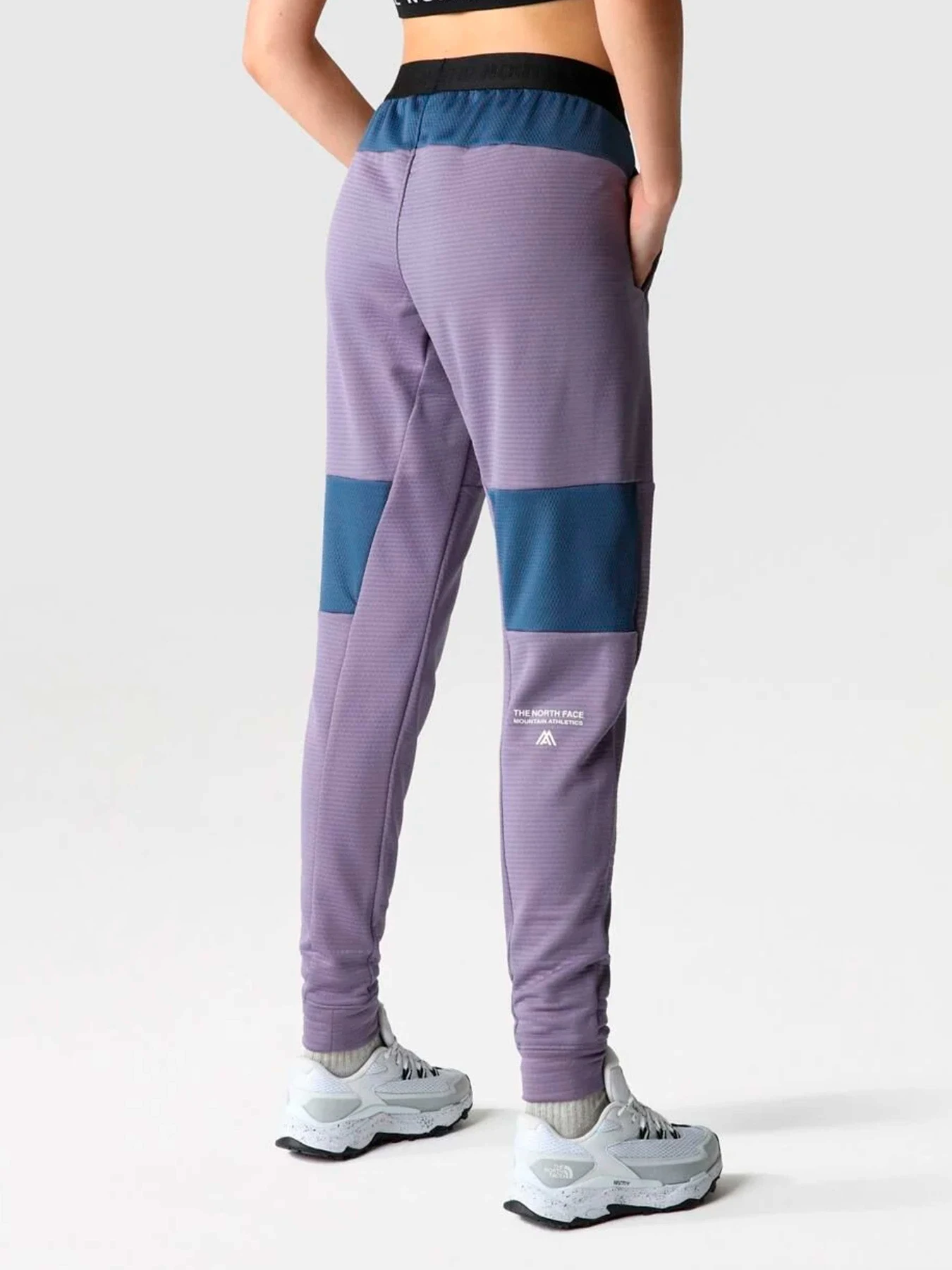 Брюки The North Face модель NF0A824RIJV1 Брюки The North Face модель NF0A824RIJV1 Фото