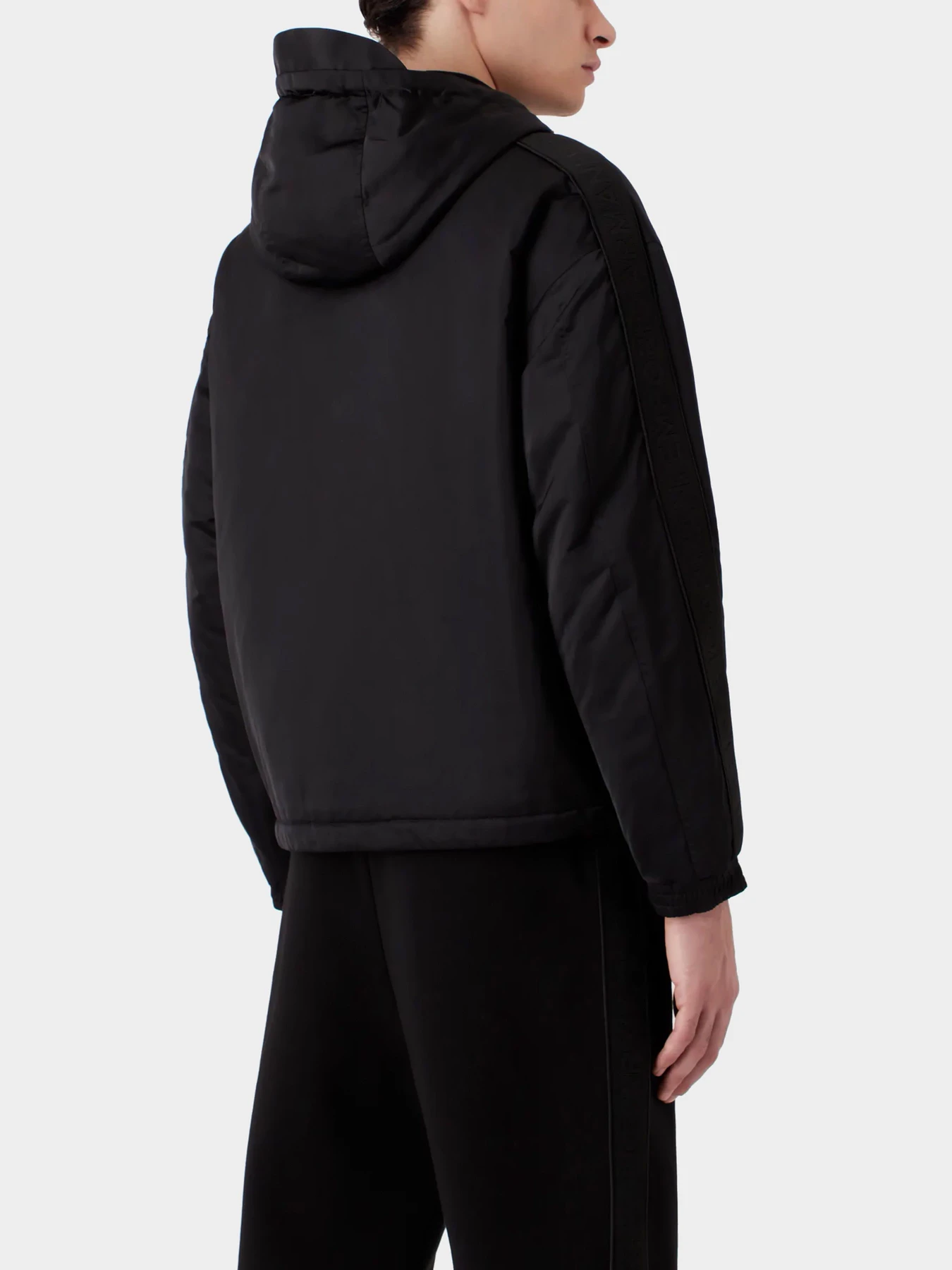 Куртки и дубленки Emporio Armani модель 3R1BD1-1NRYZ-0999 Куртки и дубленки Emporio Armani модель 3R1BD1-1NRYZ-0999 Фото