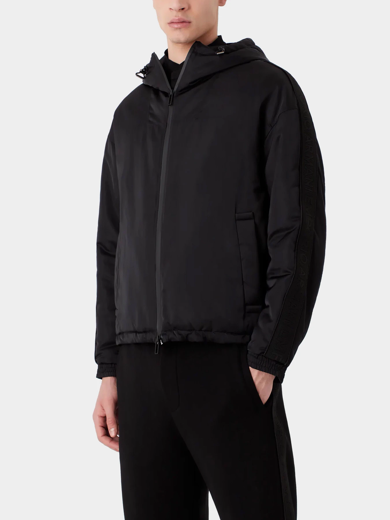 Куртки и дубленки Emporio Armani модель 3R1BD1-1NRYZ-0999 Куртки и дубленки Emporio Armani модель 3R1BD1-1NRYZ-0999 Фото
