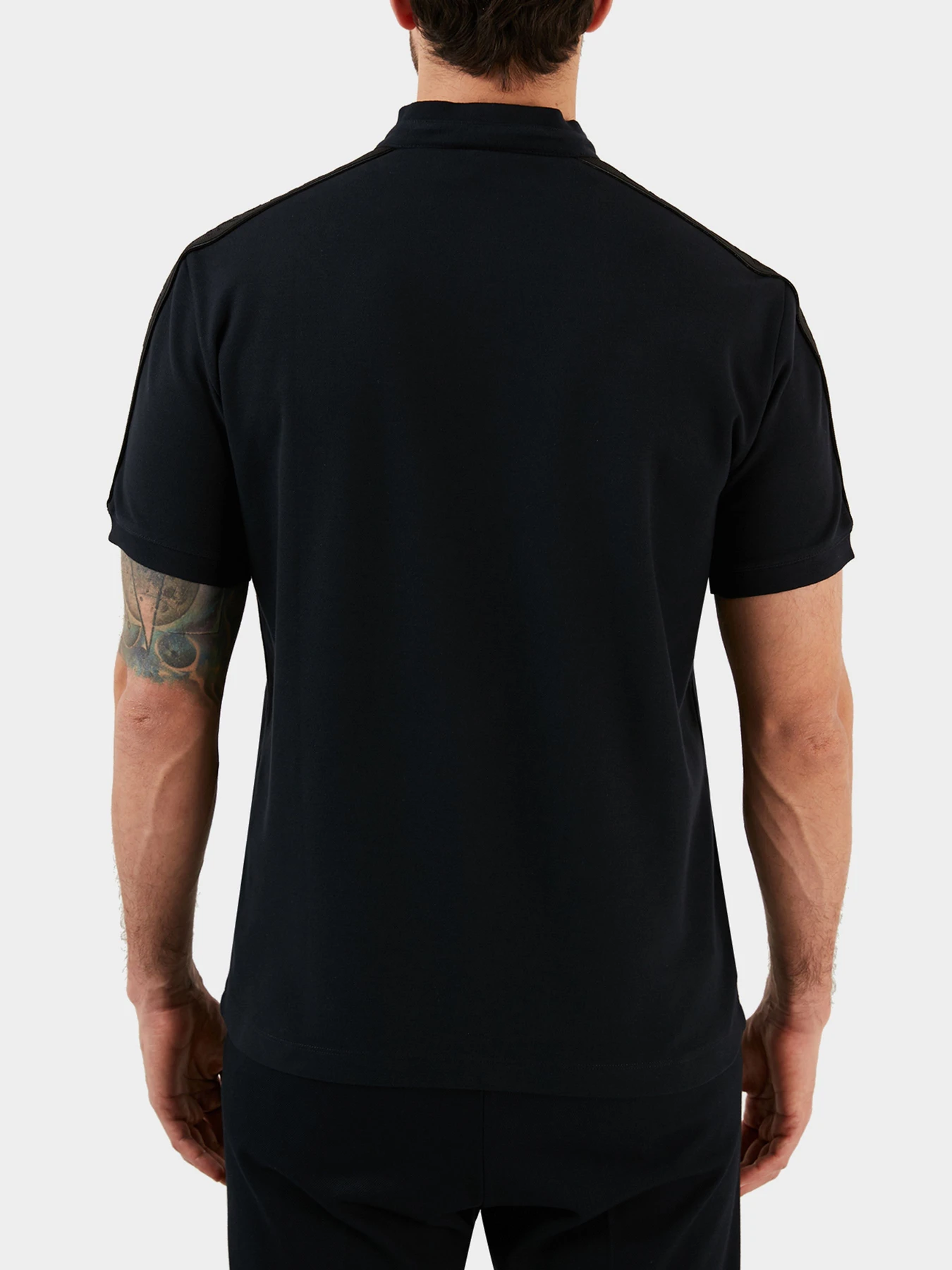 Футболки и поло Emporio Armani модель 3R1FG2-1JCYZ-0920 Фото
