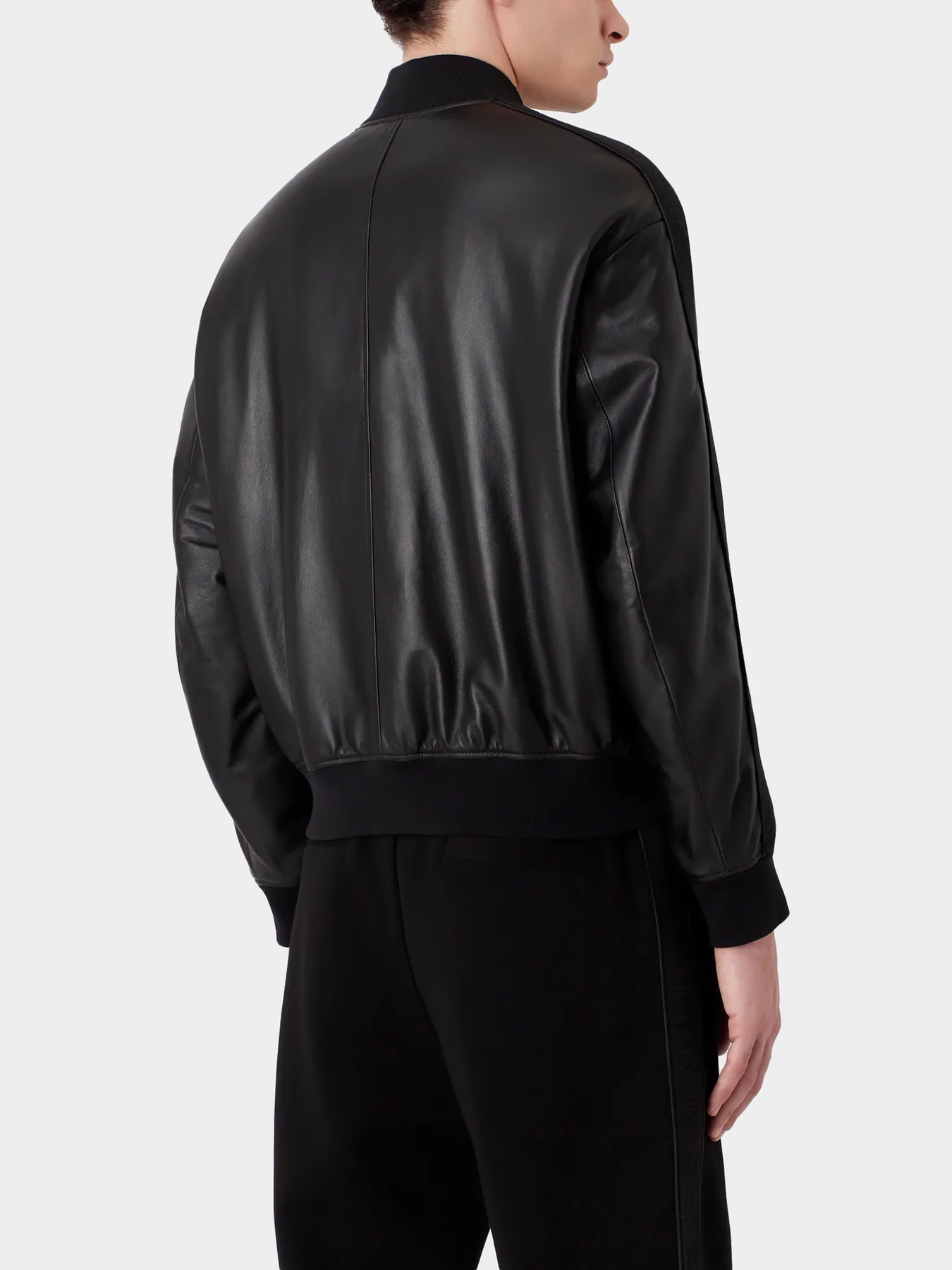 Куртки и дубленки Emporio Armani модель D41R79-D1P72-999 Куртки и дубленки Emporio Armani модель D41R79-D1P72-999 Фото