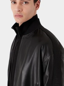 Куртки и дубленки Emporio Armani модель D41R79-D1P72-999 Фото