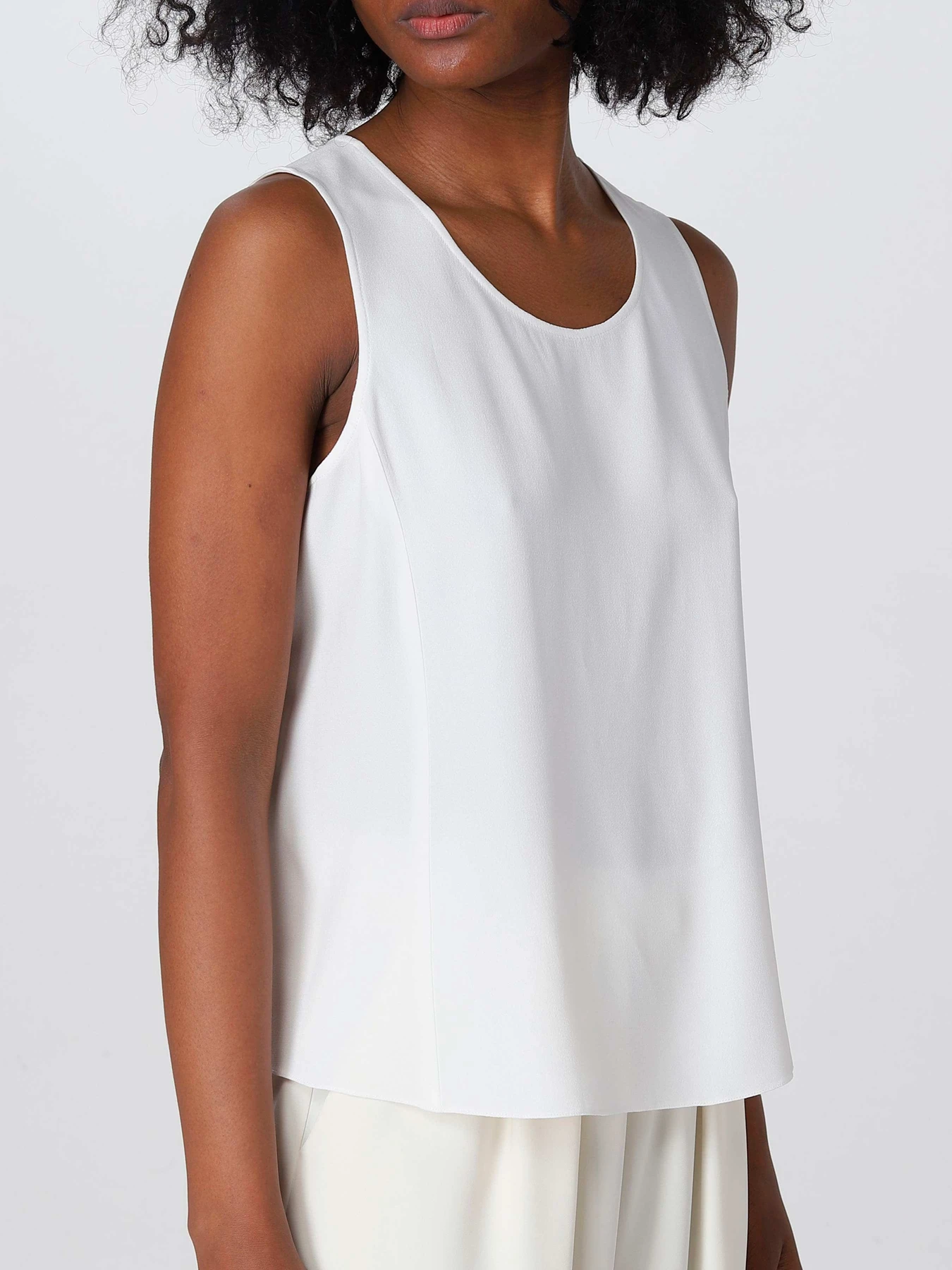 Футболки и поло Emporio Armani модель 0NK3BT-02003-101 Футболки и поло Emporio Armani модель 0NK3BT-02003-101 Фото