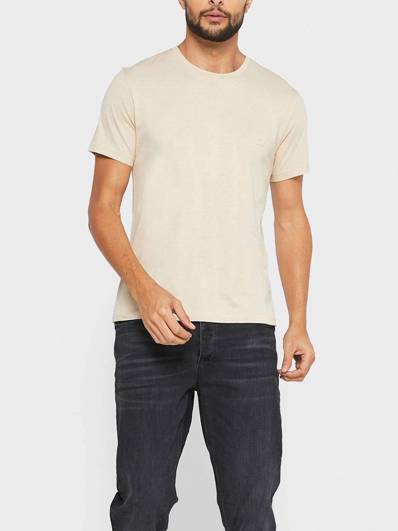 Футболки и поло Emporio Armani модель 211818-3R463-00051 Футболки и поло Emporio Armani модель 211818-3R463-00051 Фото