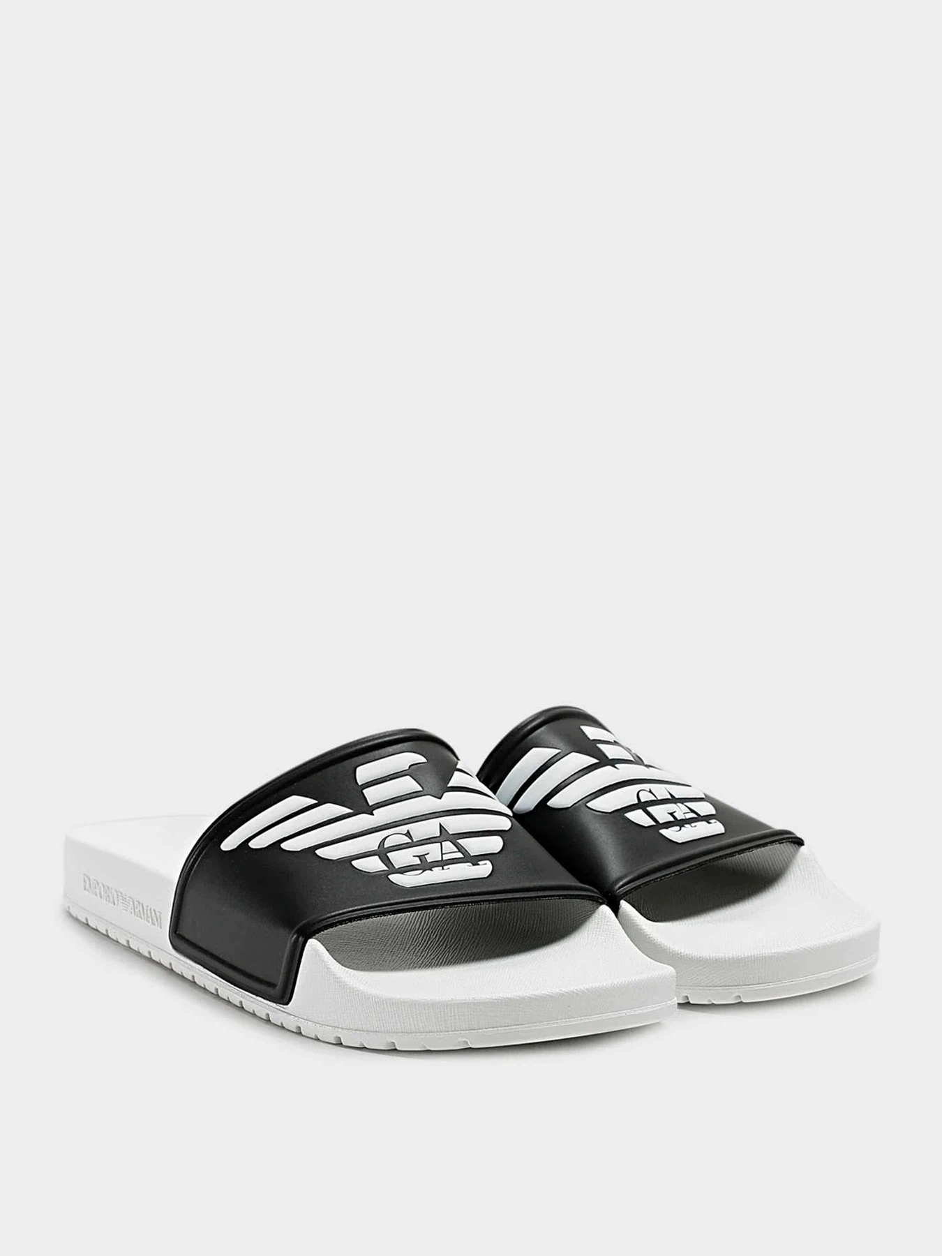 Шлёпанцы Emporio Armani модель XVPS04-XN747-D850 Шлёпанцы Emporio Armani модель XVPS04-XN747-D850 Фото