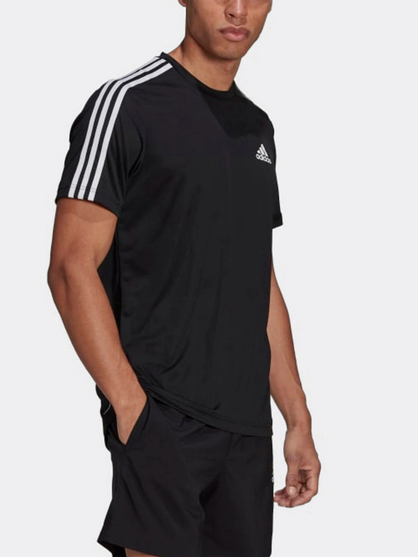 Футболки и поло Adidas модель GM2105 Футболки и поло Adidas модель GM2105 Фото