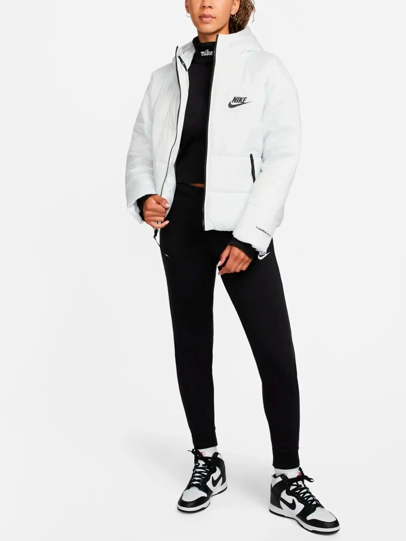Куртки и дубленки NIKE модель DX1797-121 Куртки и дубленки NIKE модель DX1797-121 Фото
