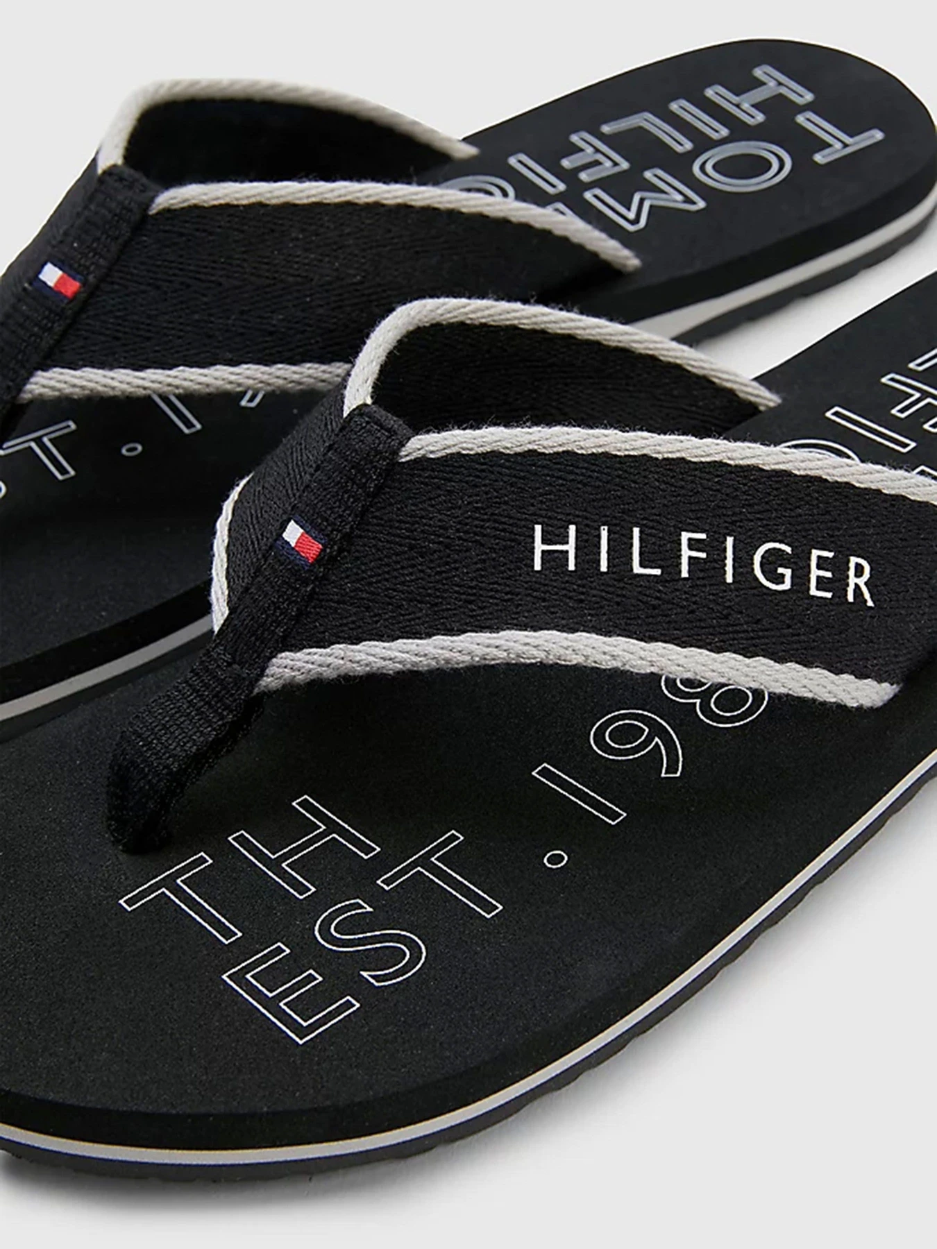 Шлёпанцы Tommy Hilfiger модель FM0FM04469-BDS Фото