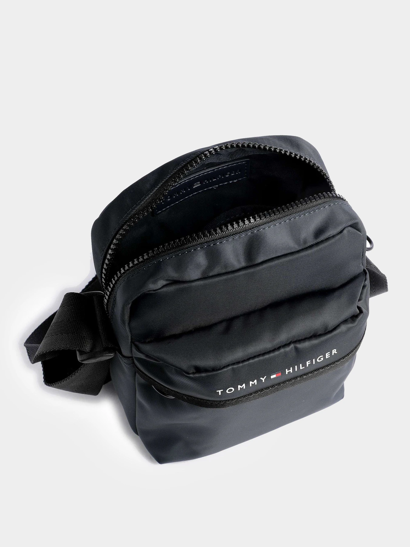 Сумки Tommy Hilfiger модель AM0AM10914-DW6 Сумки Tommy Hilfiger модель AM0AM10914-DW6 Фото