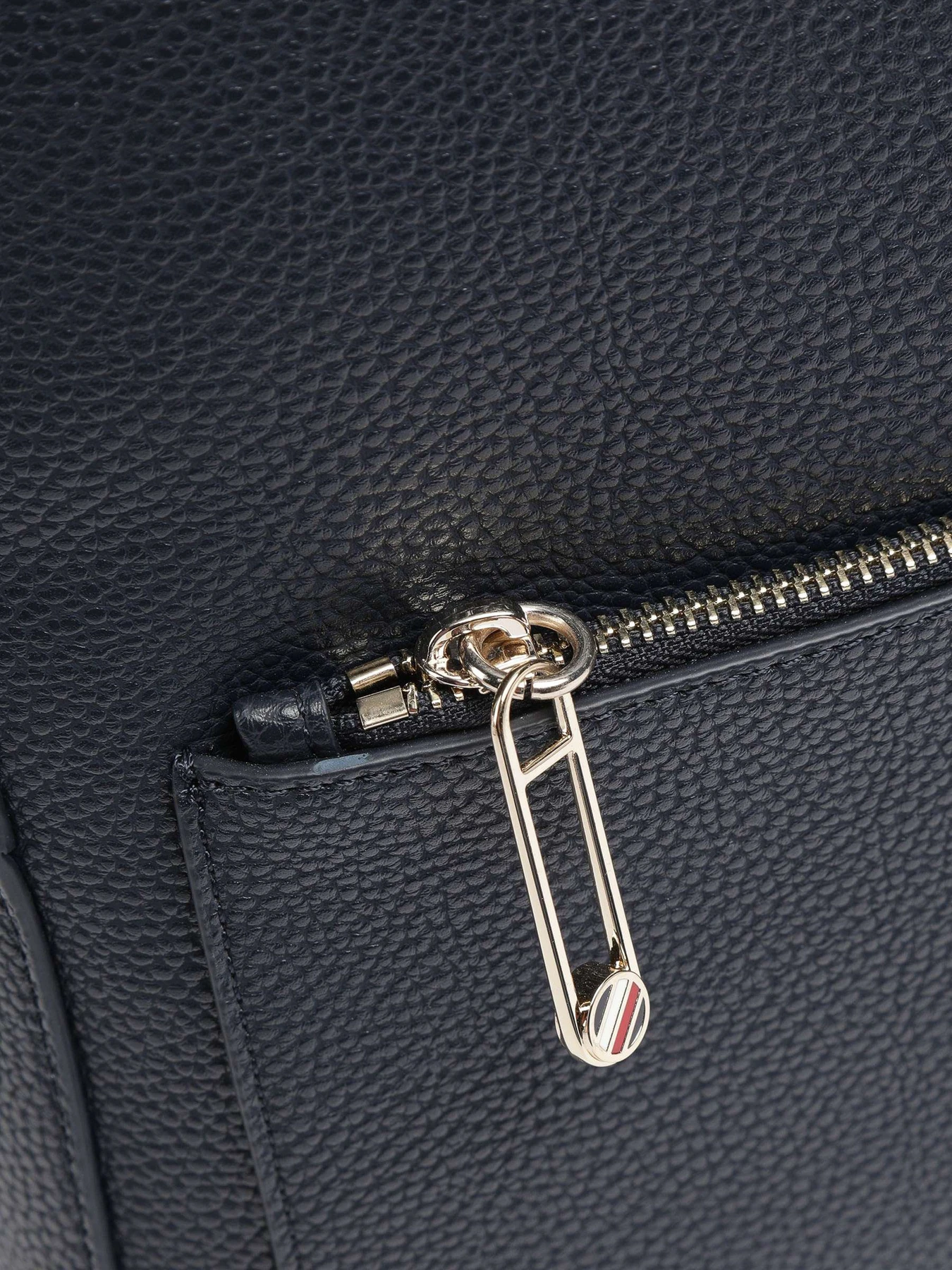 Рюкзаки Tommy Hilfiger модель AW0AW14506-DW6 Рюкзаки Tommy Hilfiger модель AW0AW14506-DW6 Фото