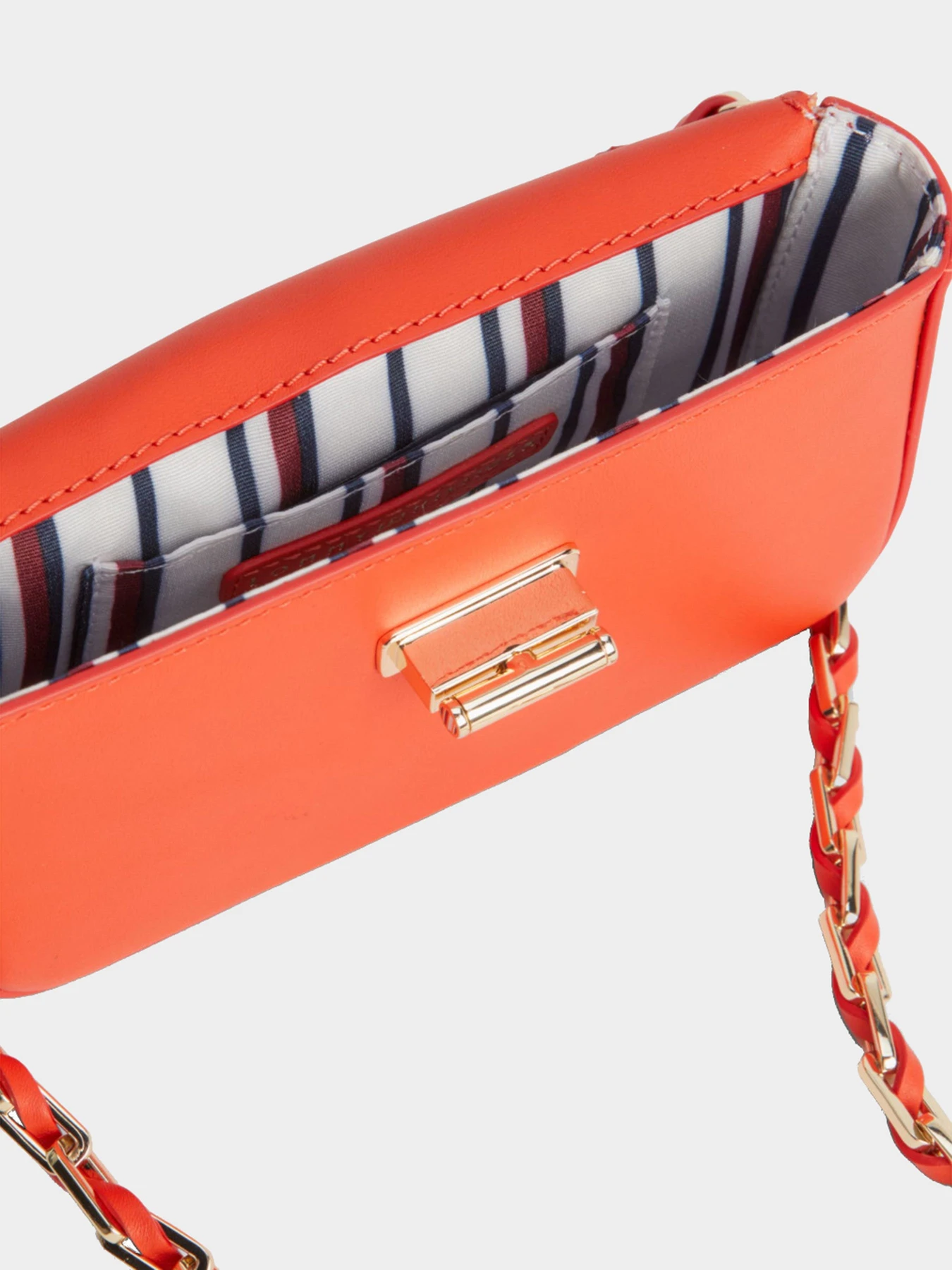 Сумки Tommy Hilfiger модель AW0AW14455-SNX Сумки Tommy Hilfiger модель AW0AW14455-SNX Фото
